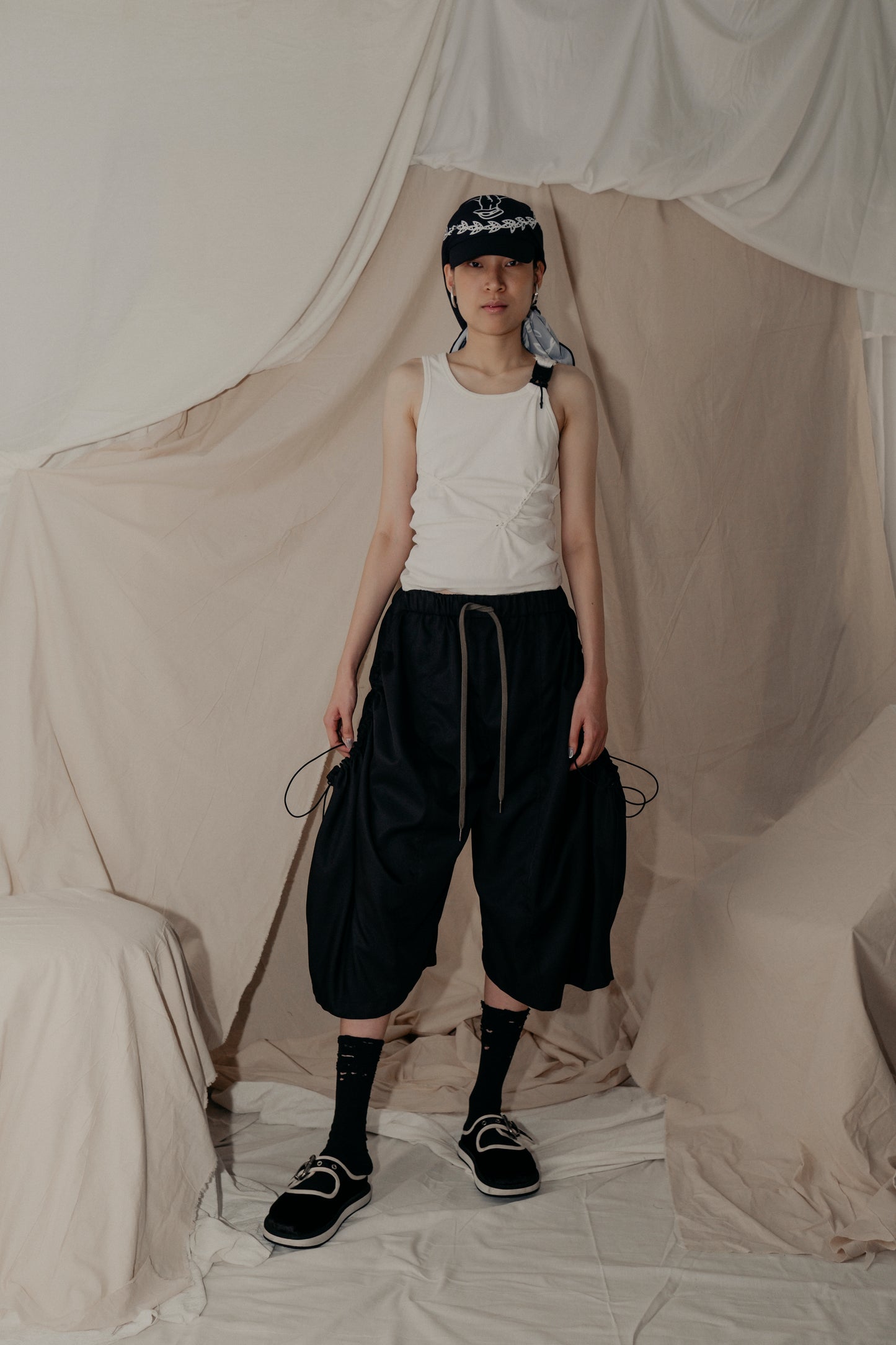 Nepenthes Giant Pocket Pants in Black - BEV C multi label store