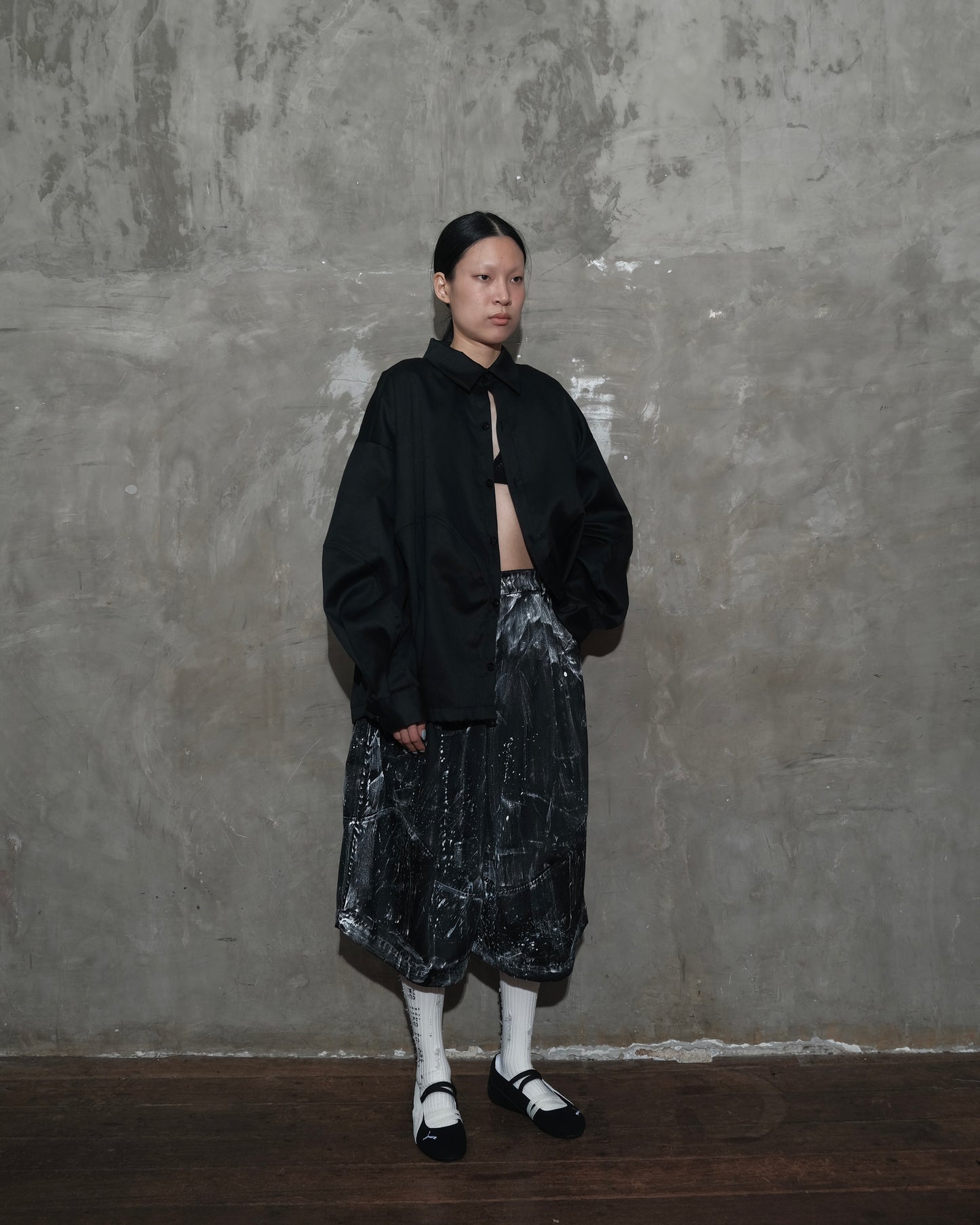 Linea Shirt in Black - BEV C multi label store