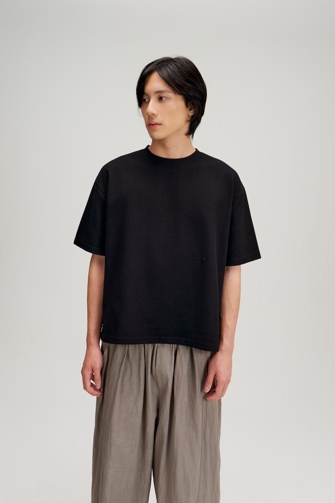 Gender Neutral Boxy Crop Waffle Tee (Black) - BEV C multi label store