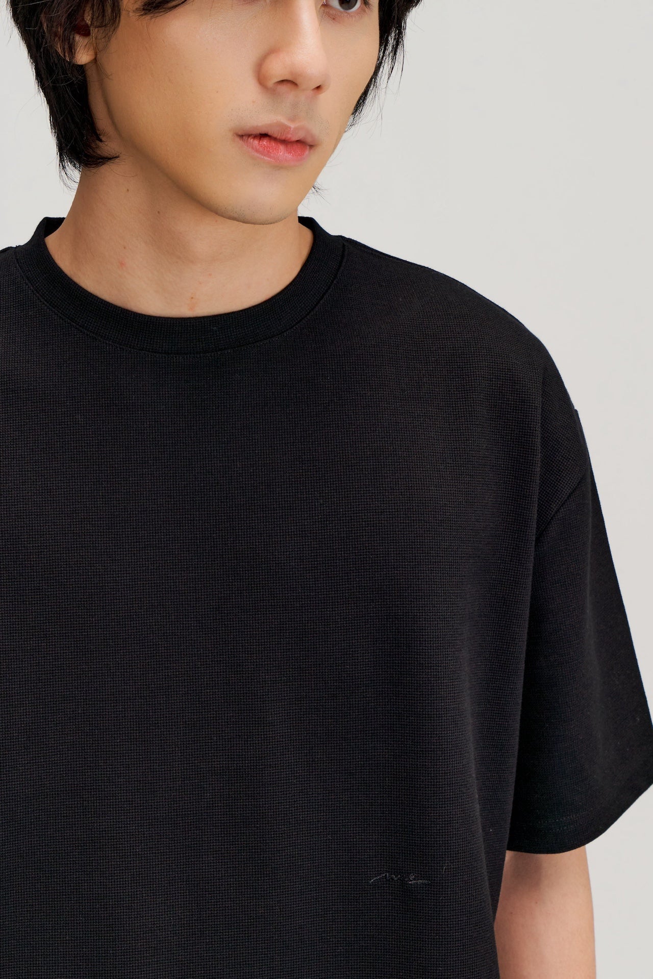 Gender Neutral Boxy Crop Waffle Tee (Black) - BEV C multi label store