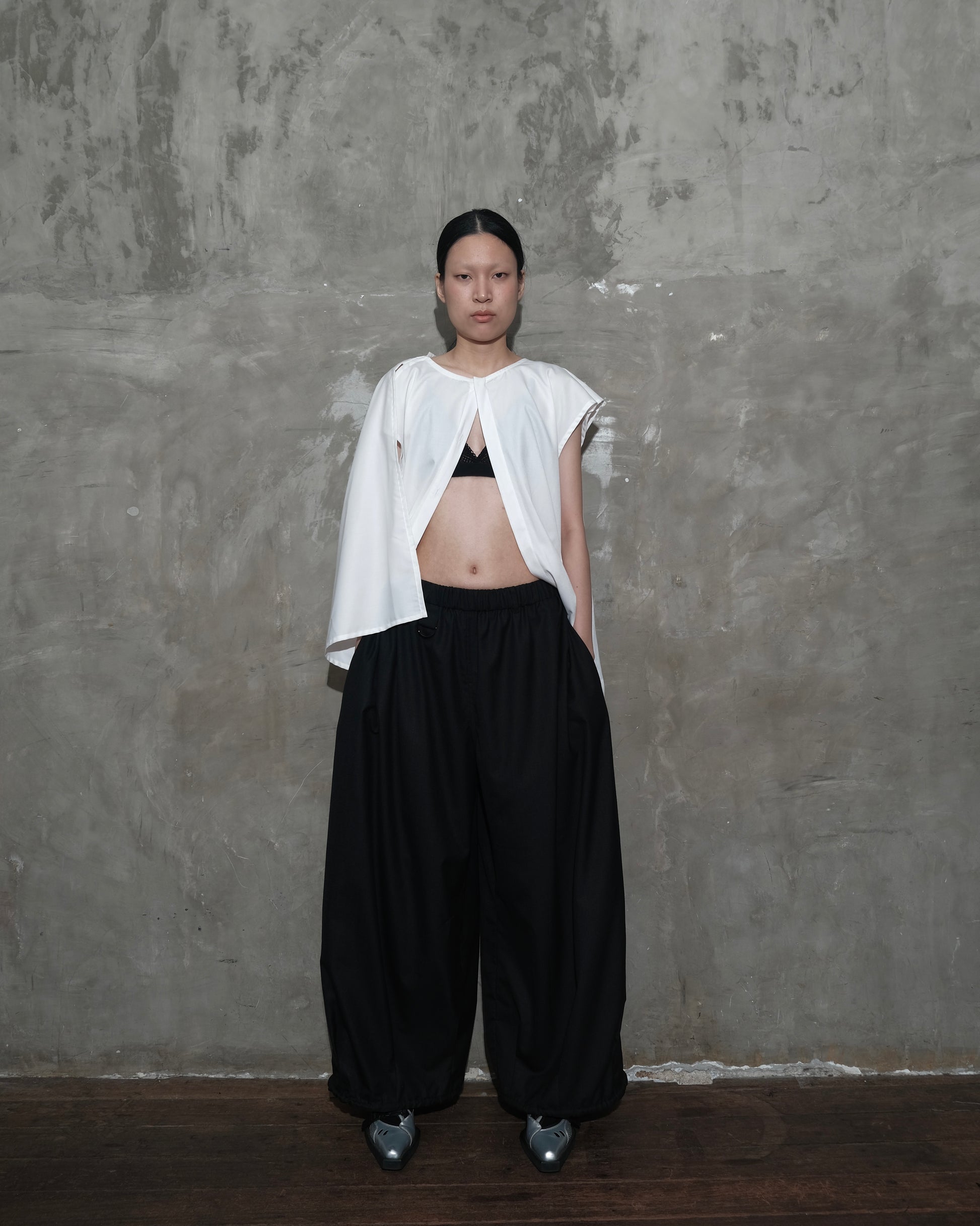 Kelawar Draped in White - BEV C multi label store