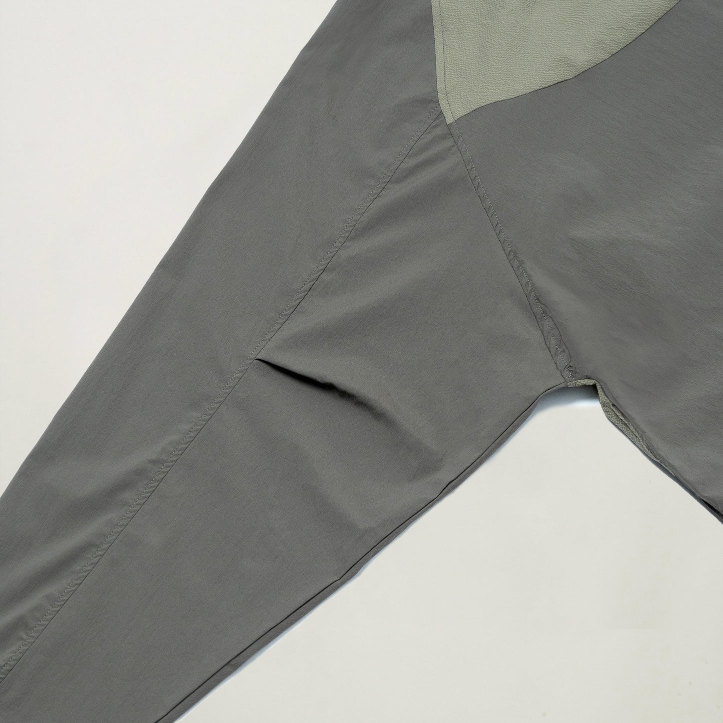 Explorer L/S Shirt V2 (Ash Brown) - BEV C multi label store
