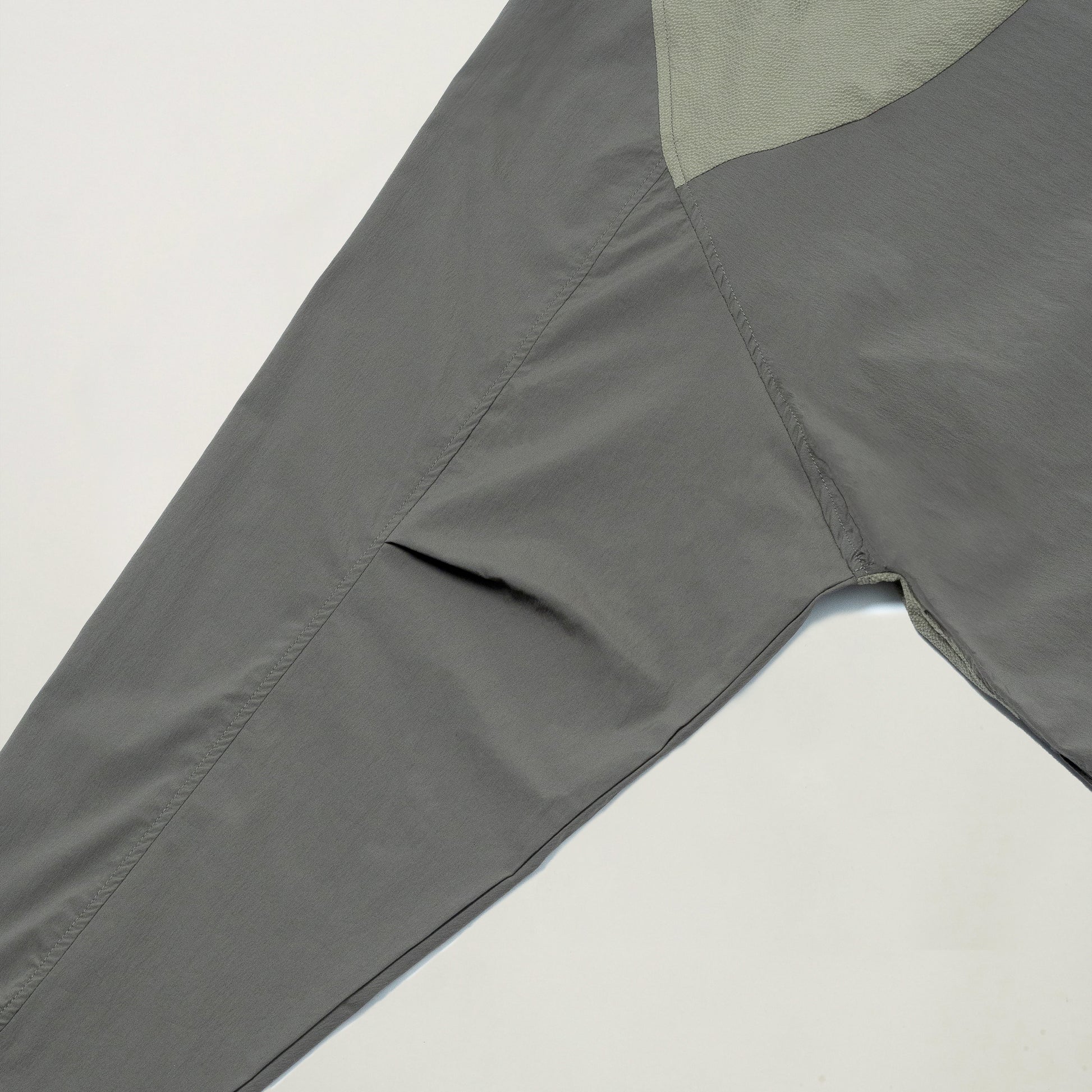 Explorer L/S Shirt V2 (Ash Brown) - BEV C multi label store