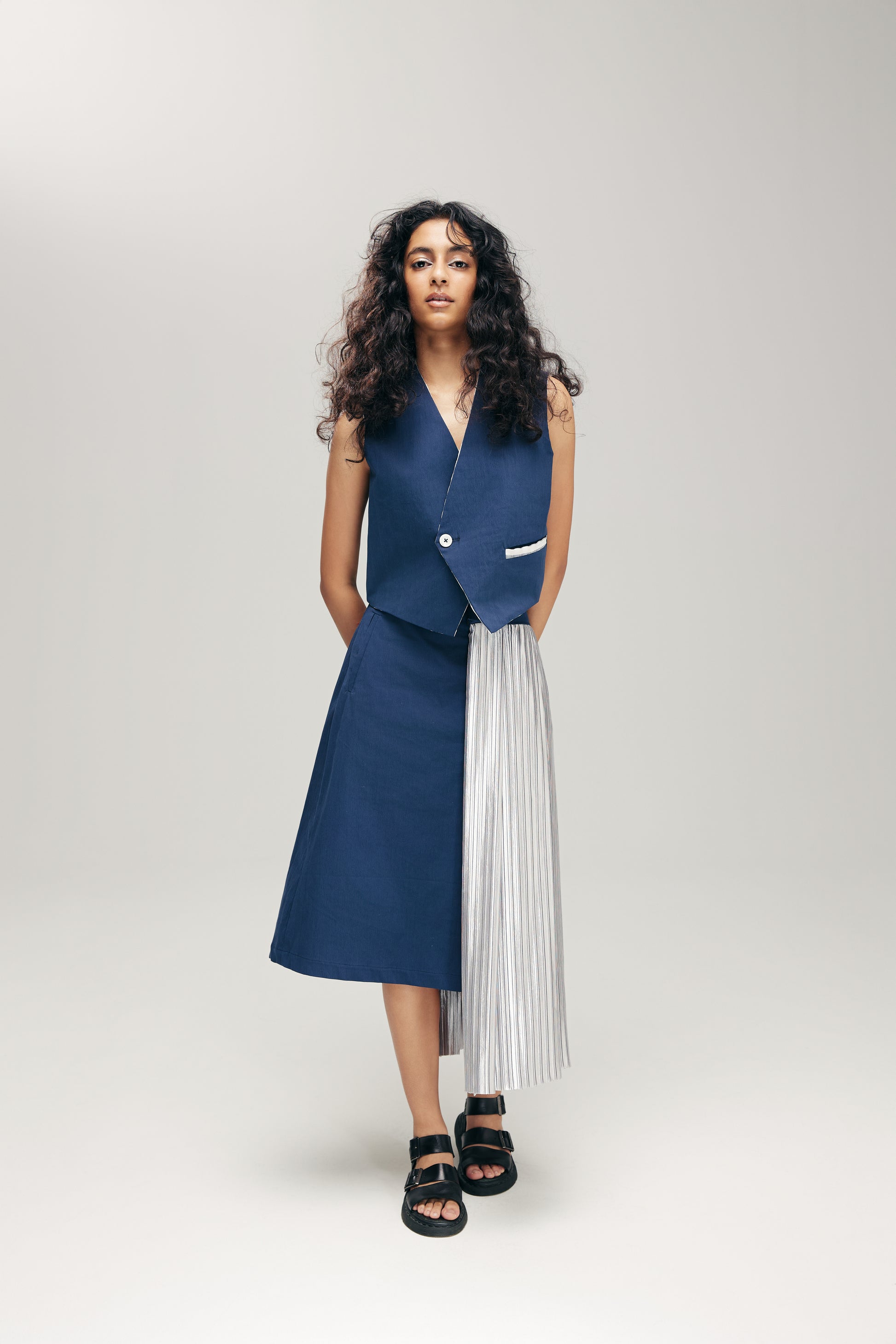 HANNEI SKIRT IN NAVY & SILVER - BEV C multi label store