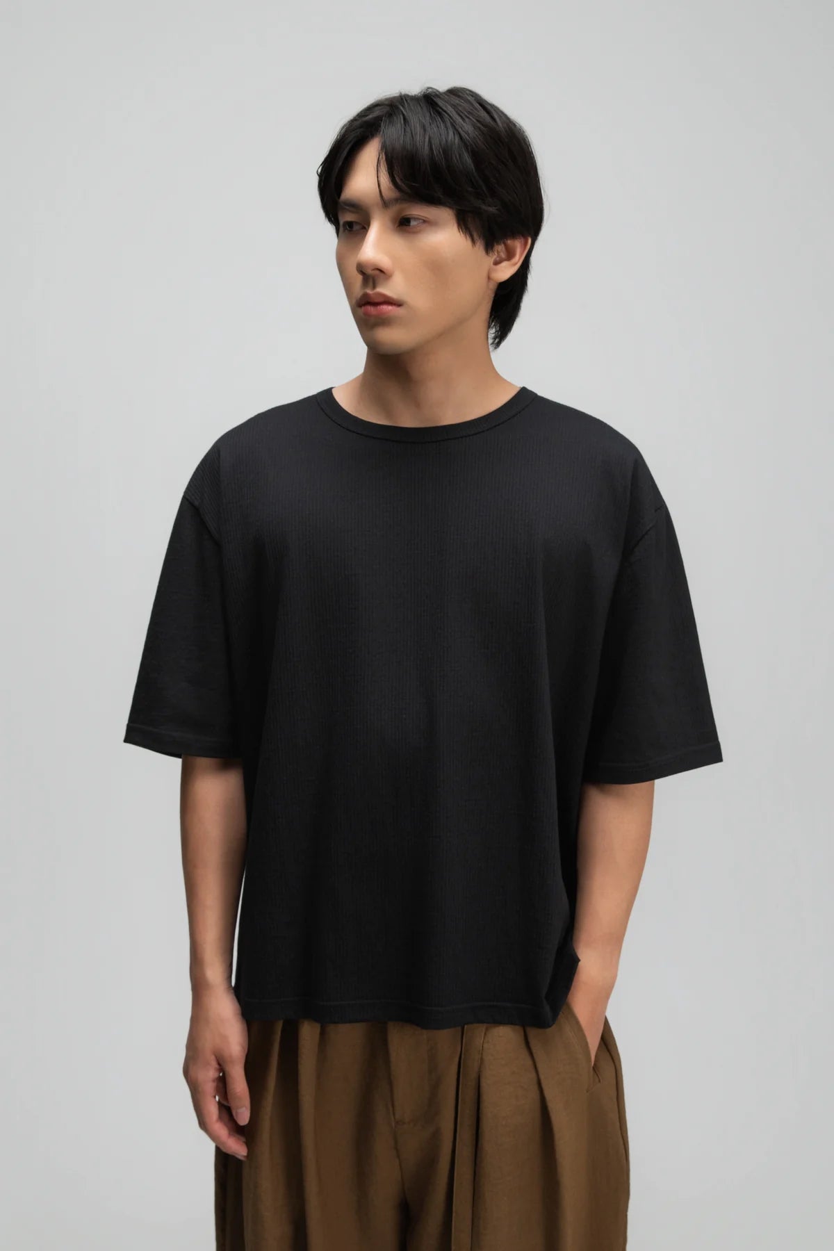 Gender Neutral Thin Boxy Tee (Textured Black) - BEV C multi label store