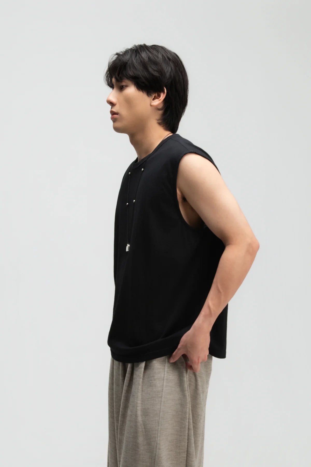 Gender Neutral Thin Muscle Tee (Textured Black) - BEV C multi label store