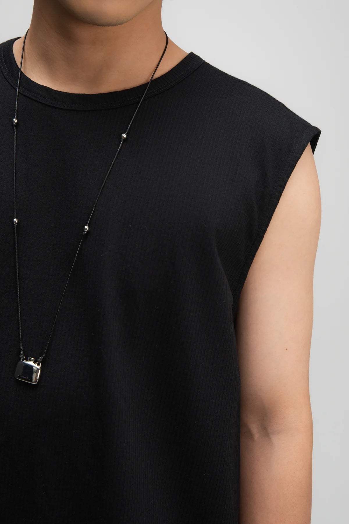Gender Neutral Thin Muscle Tee (Textured Black) - BEV C multi label store