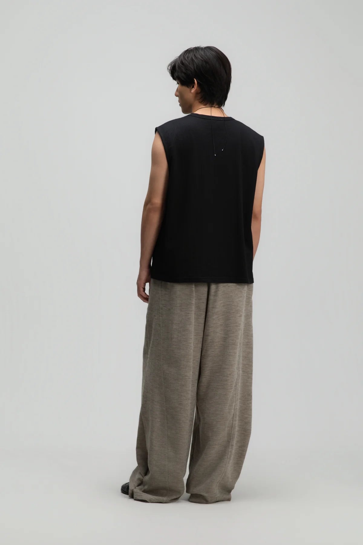 Gender Neutral Thin Muscle Tee (Textured Black) - BEV C multi label store