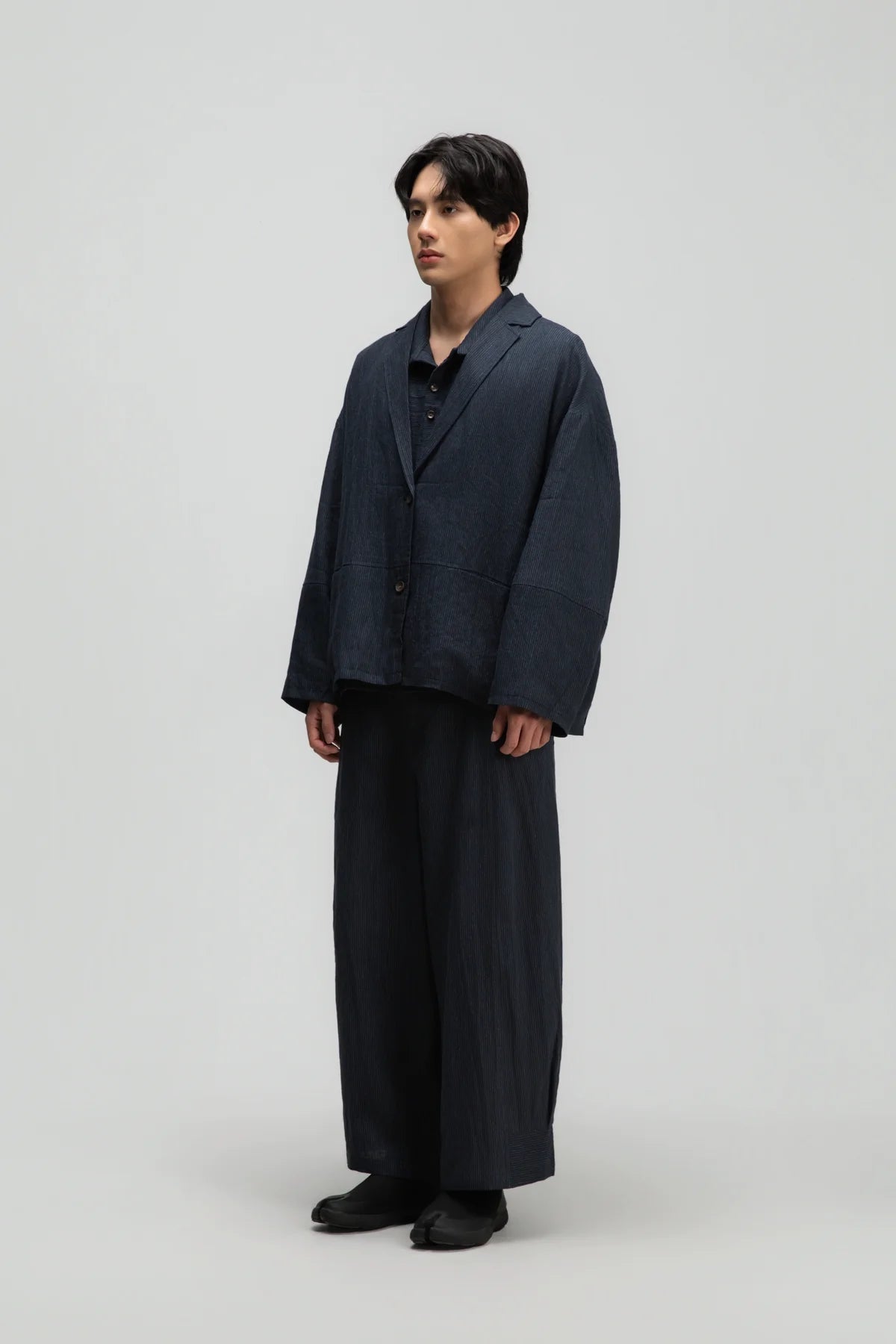 Gender Neutral Oversized Pleated Back Hem Blazer (Navy Blue Stripe) - BEV C multi label store