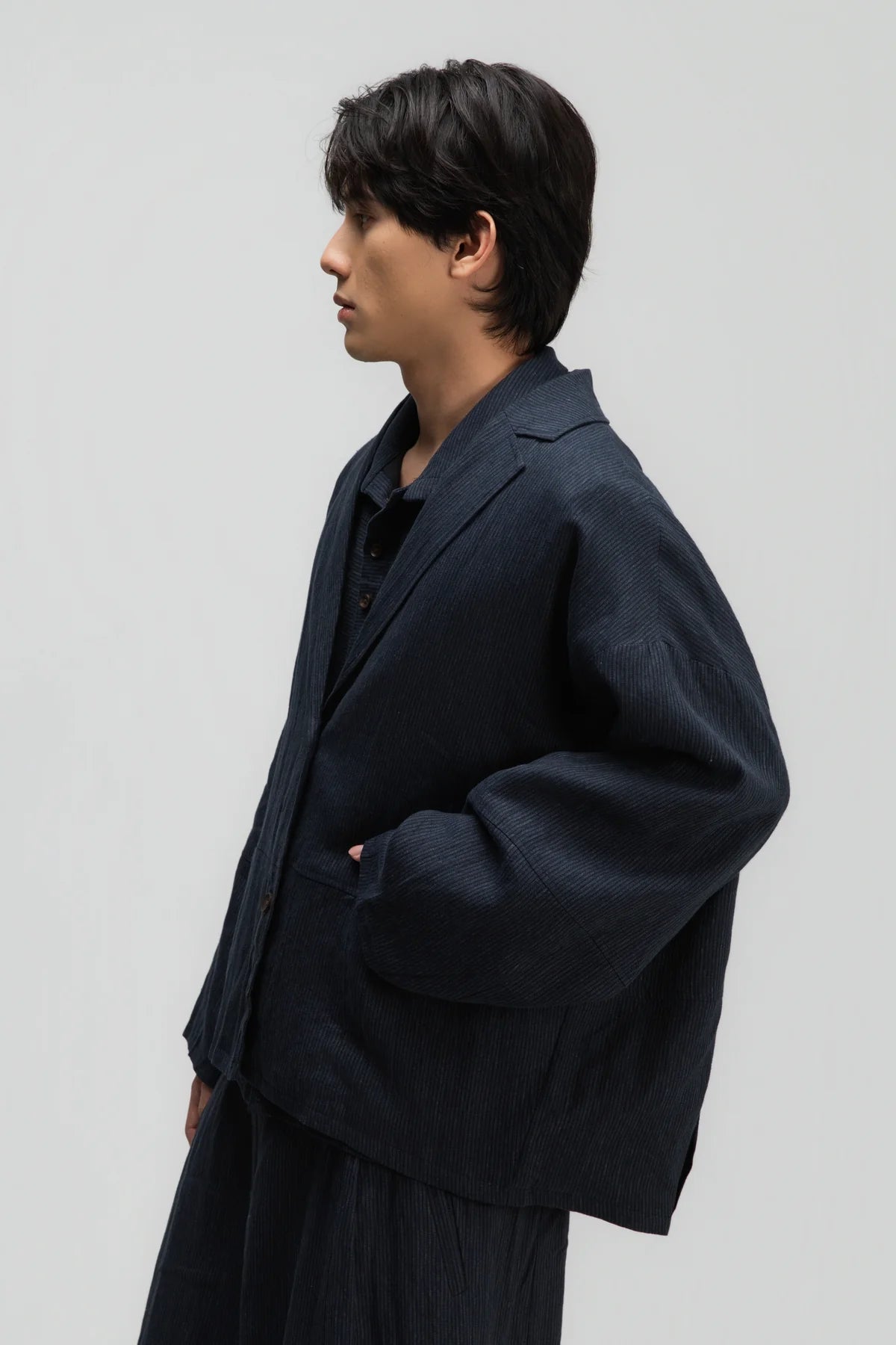 Gender Neutral Oversized Pleated Back Hem Blazer (Navy Blue Stripe) - BEV C multi label store