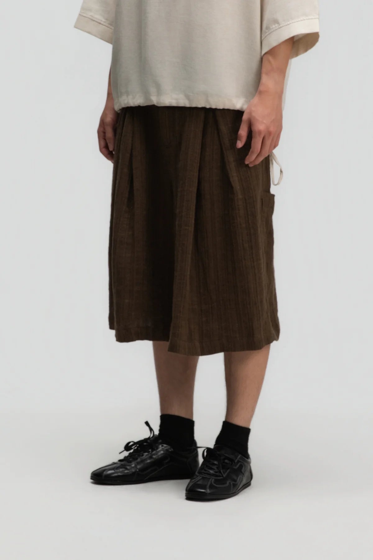 Gender Neutral Front Box Pleated Shorts (Brown) - BEV C multi label store