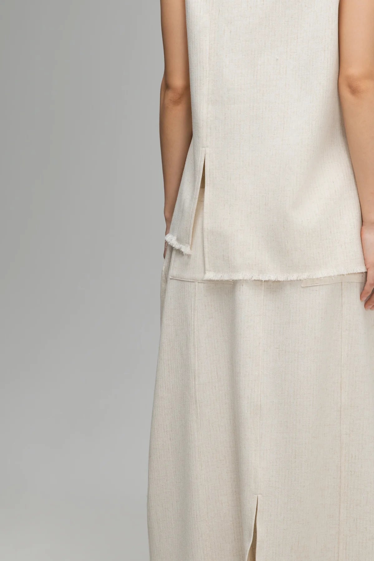 Raw Hem Skewed Button-Up Tank Top (Off White) - BEV C multi label store