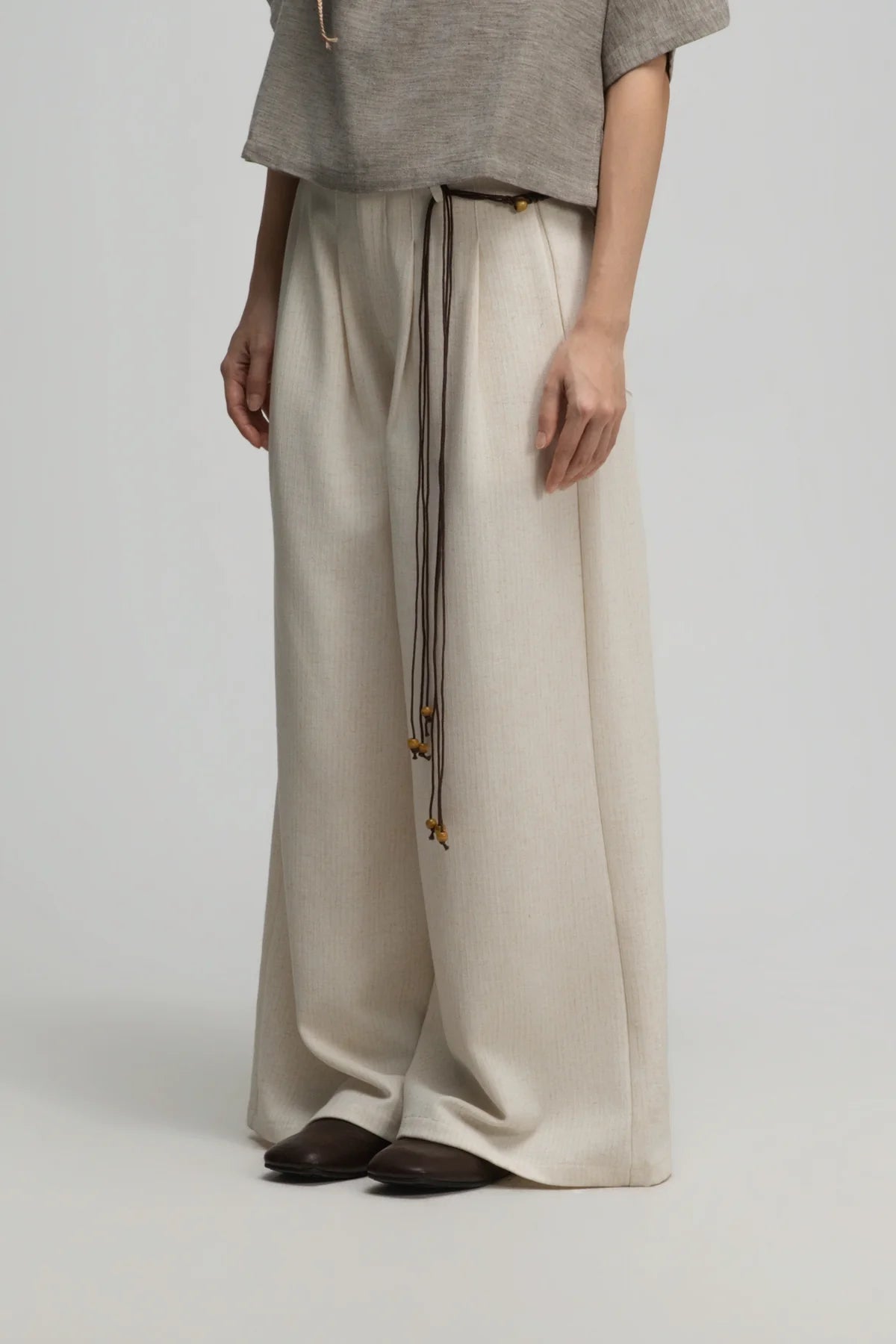 Straight Wide Trousers w/ Beaded Belt (Off White) - BEV C multi label store