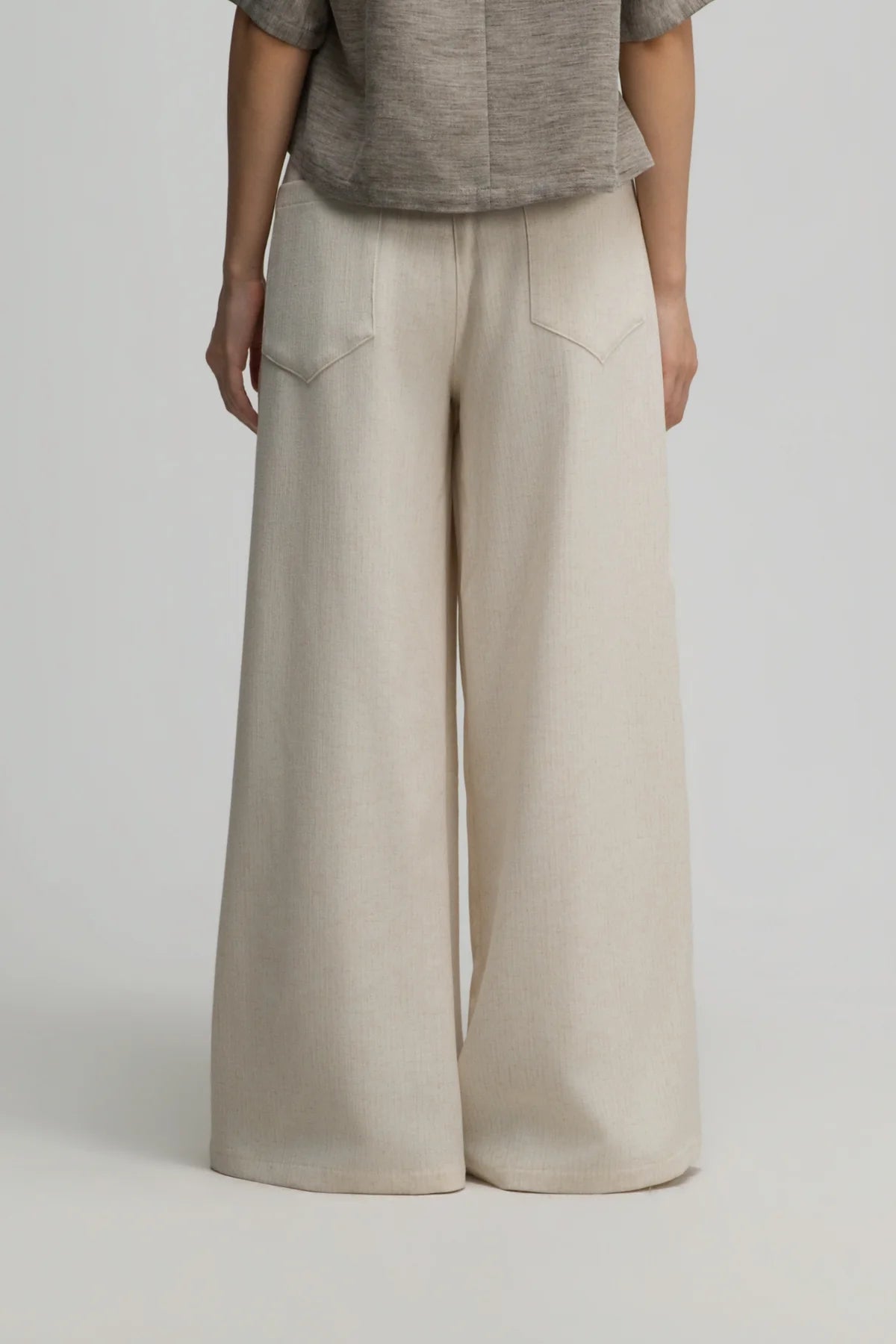 Straight Wide Trousers w/ Beaded Belt (Off White) - BEV C multi label store