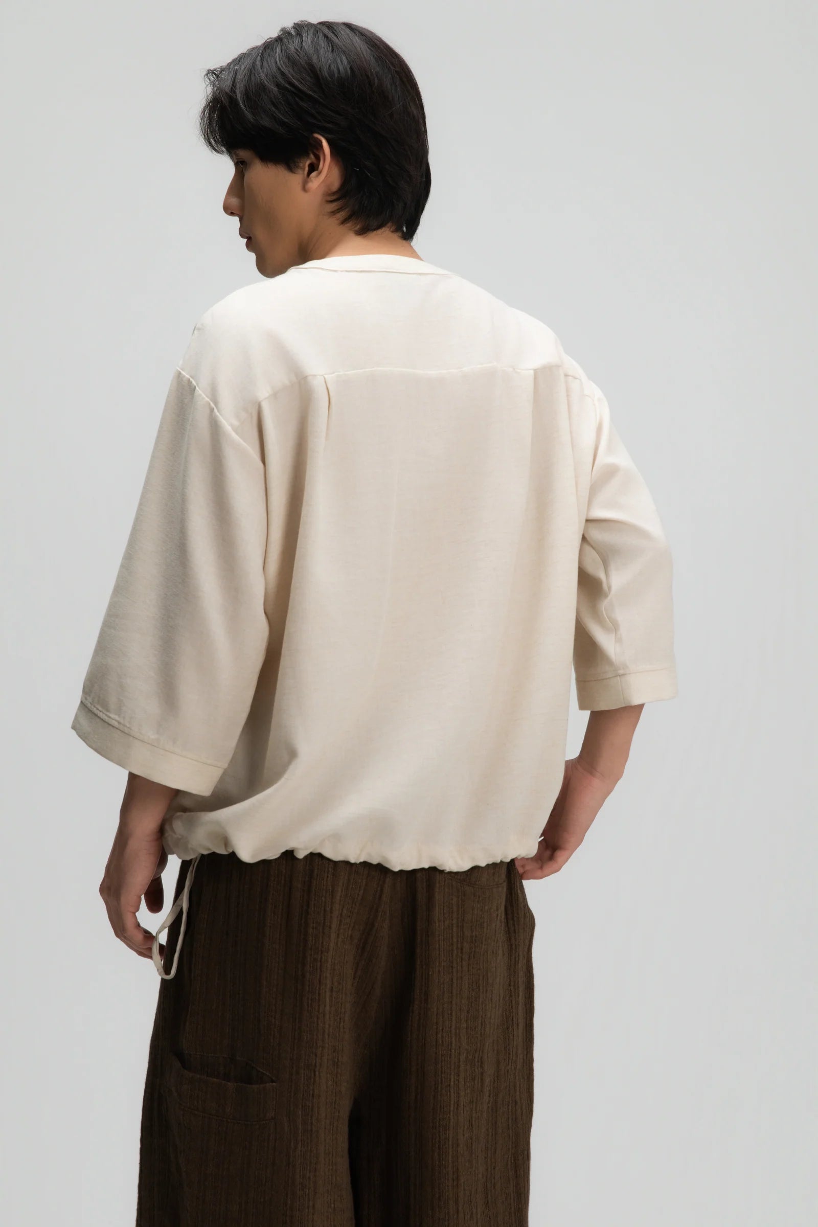 Gender Neutral 3/4 Sleeve Arc Collar Shirt (Off White) - BEV C multi label store