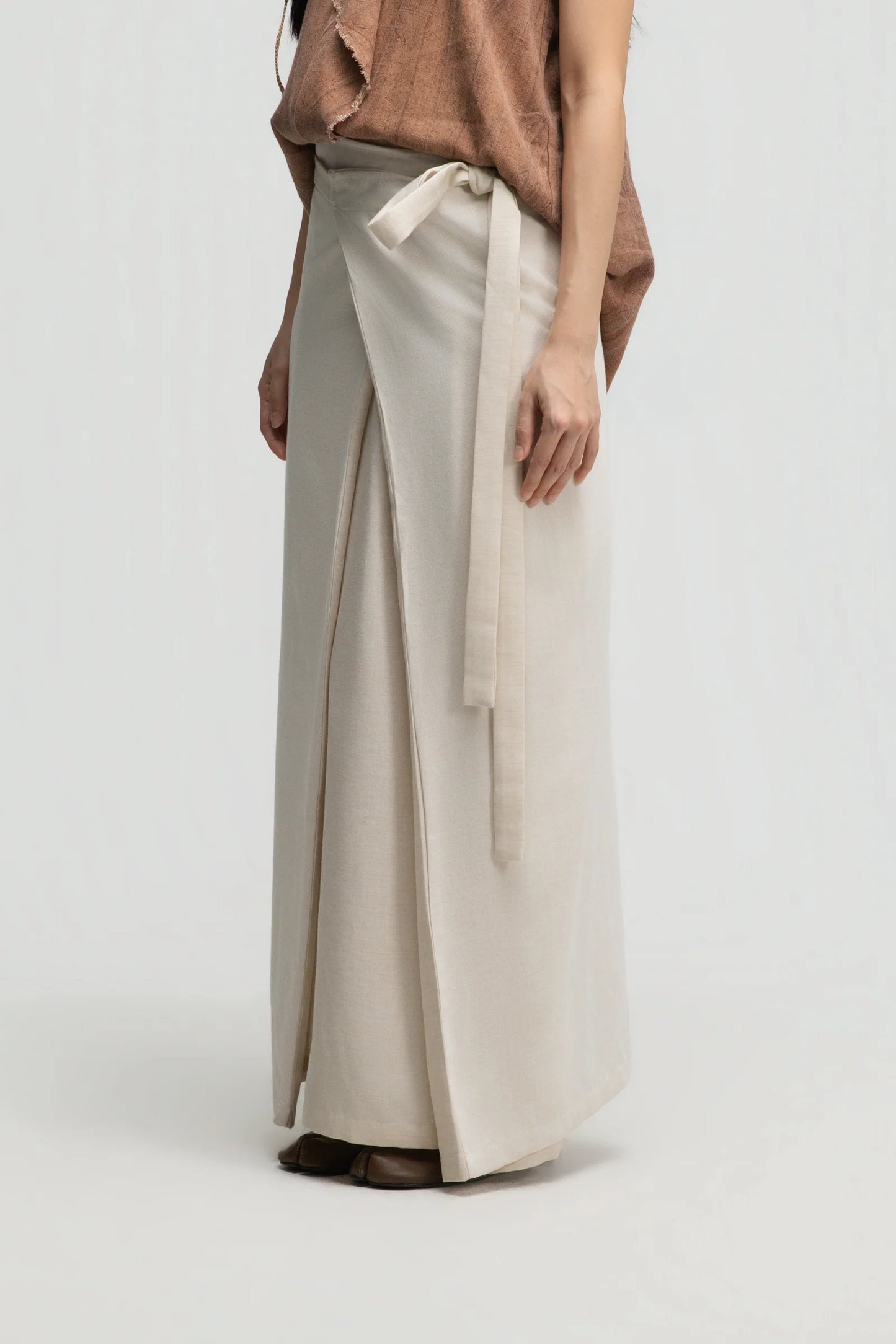 Dual Wear Wrap Skirt 2.0 (Off White) - BEV C multi label store