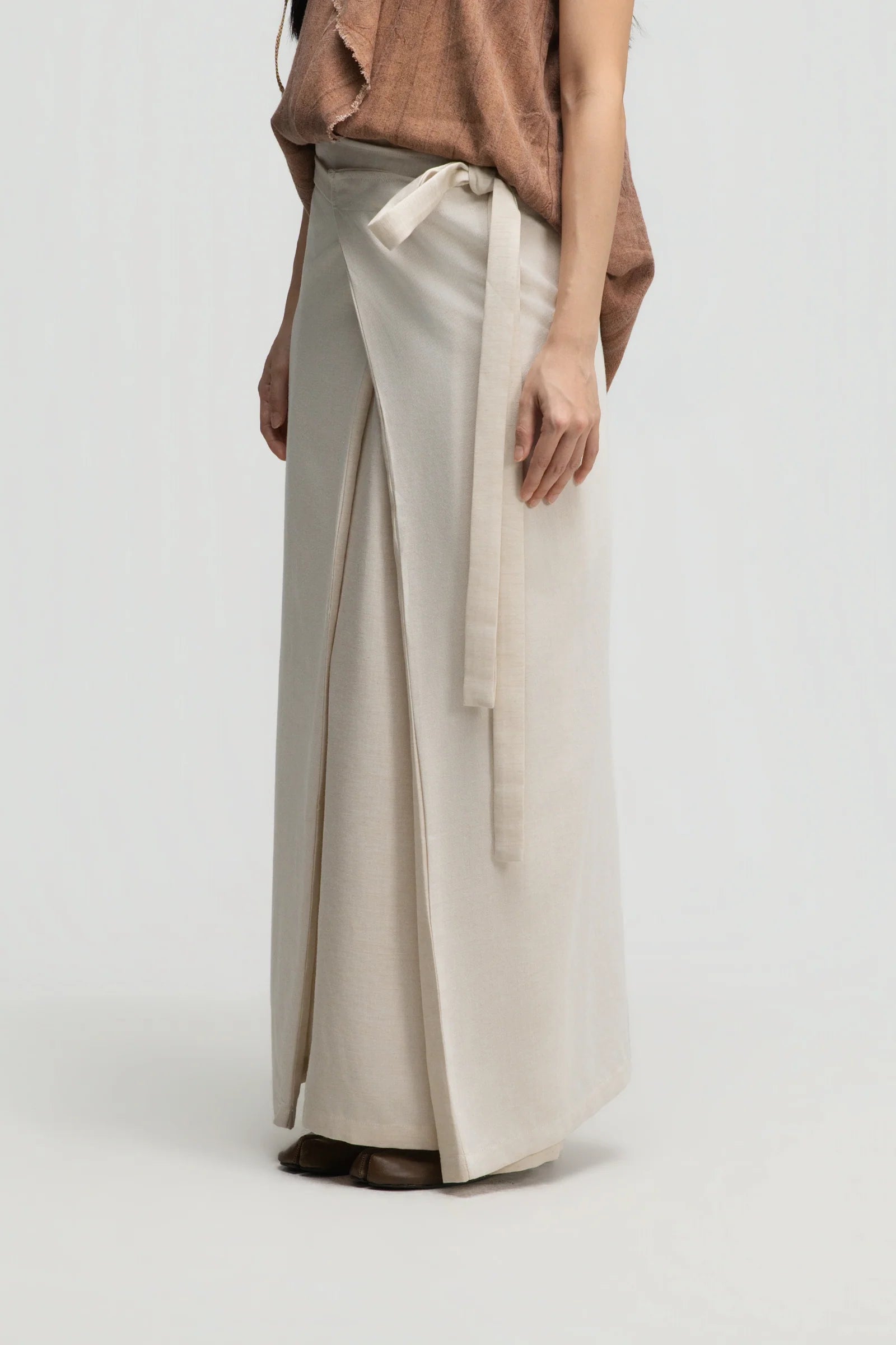 Dual Wear Wrap Skirt 2.0 (Off White) - BEV C multi label store