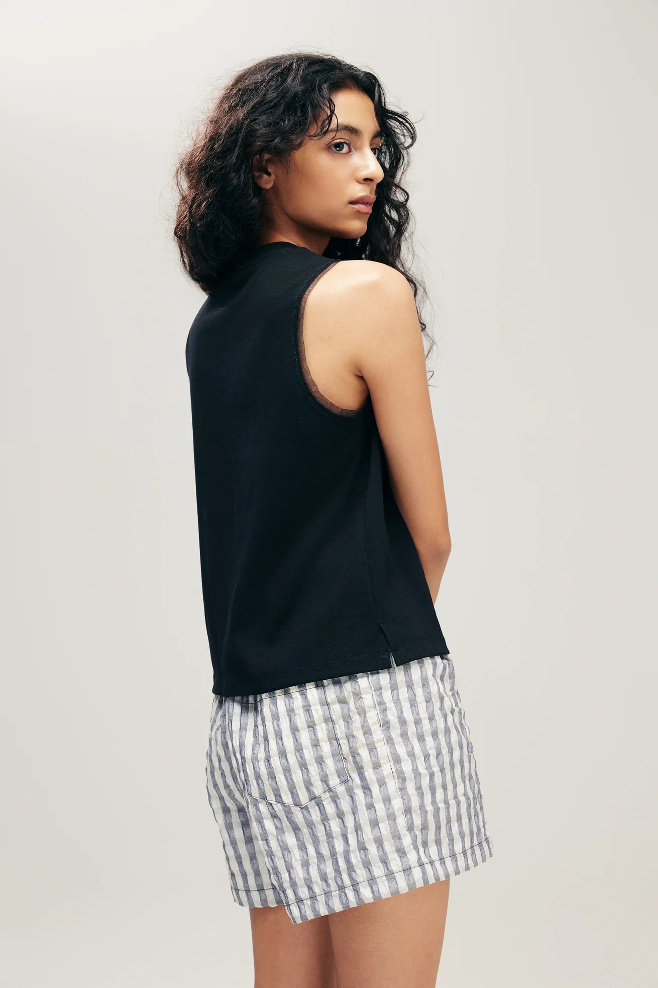 KUMO MUSCLE TANK IN BLACK - BEV C multi label store