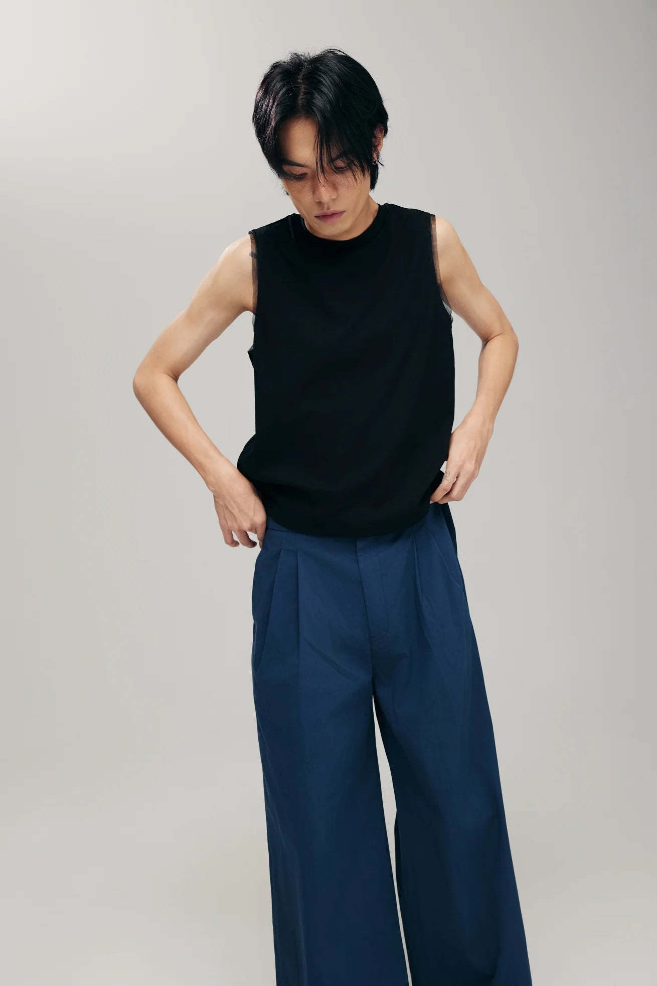 KUMO MUSCLE TANK IN BLACK - BEV C multi label store