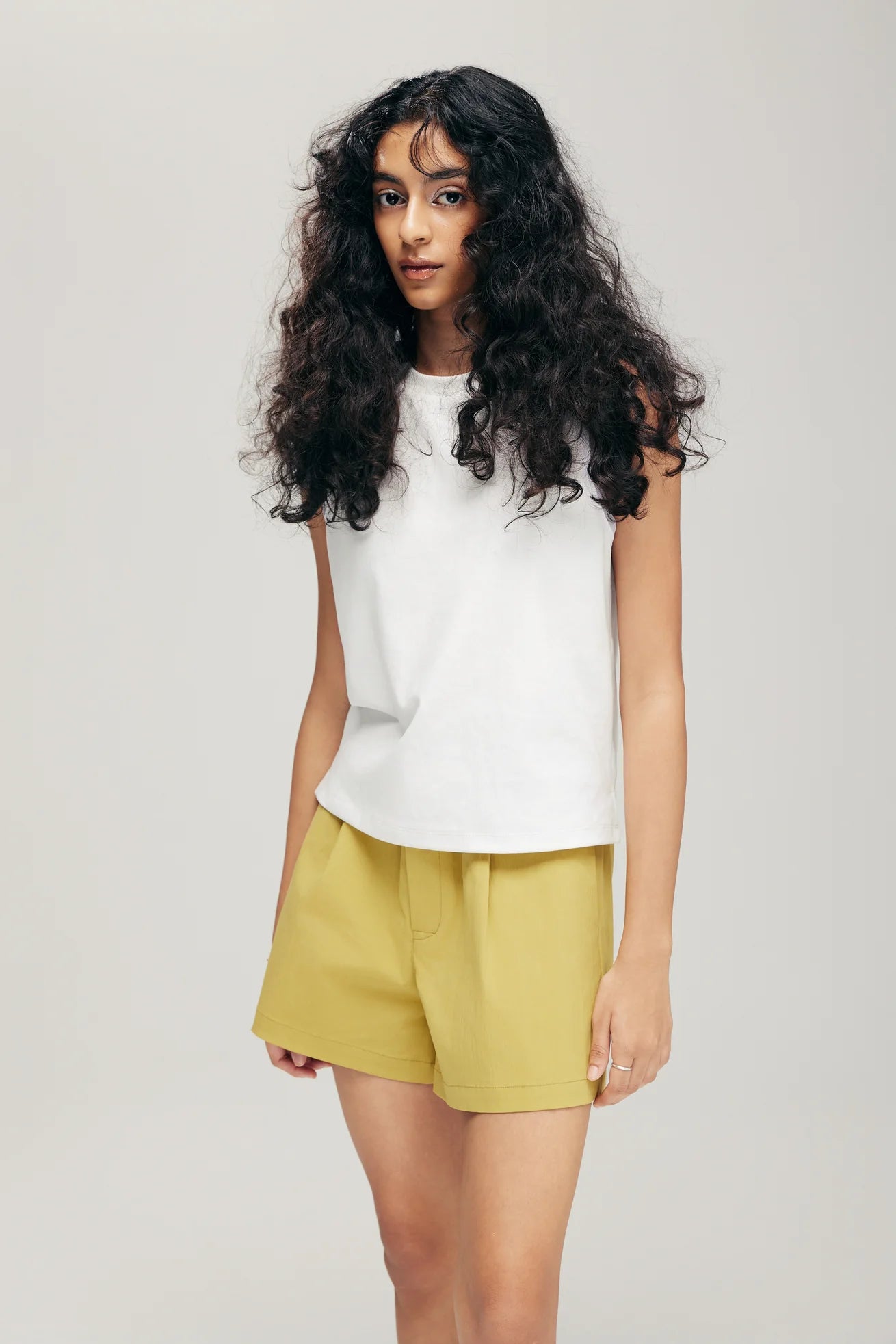 KUMO MUSCLE TANK IN WHITE - BEV C multi label store