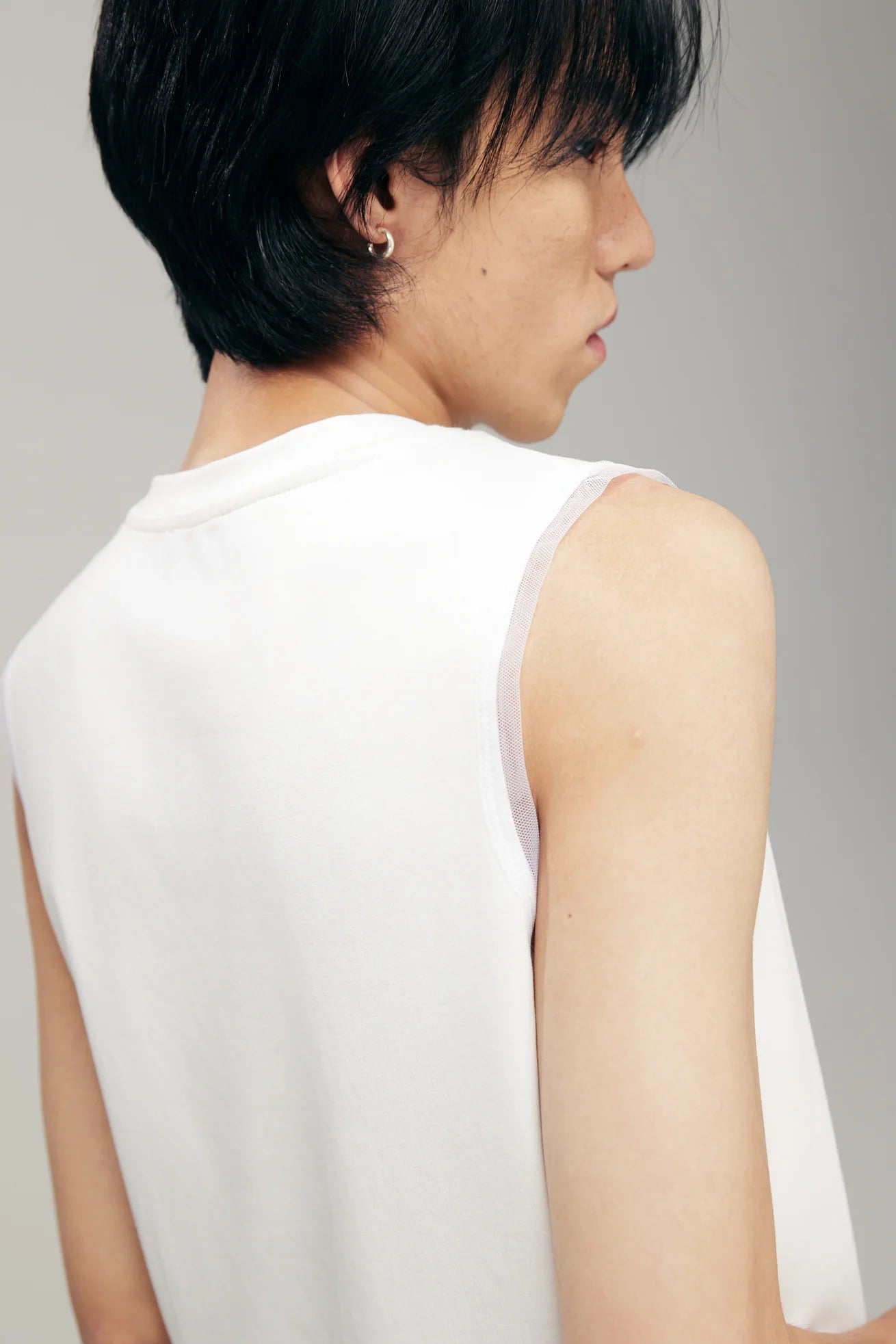 KUMO MUSCLE TANK IN WHITE - BEV C multi label store