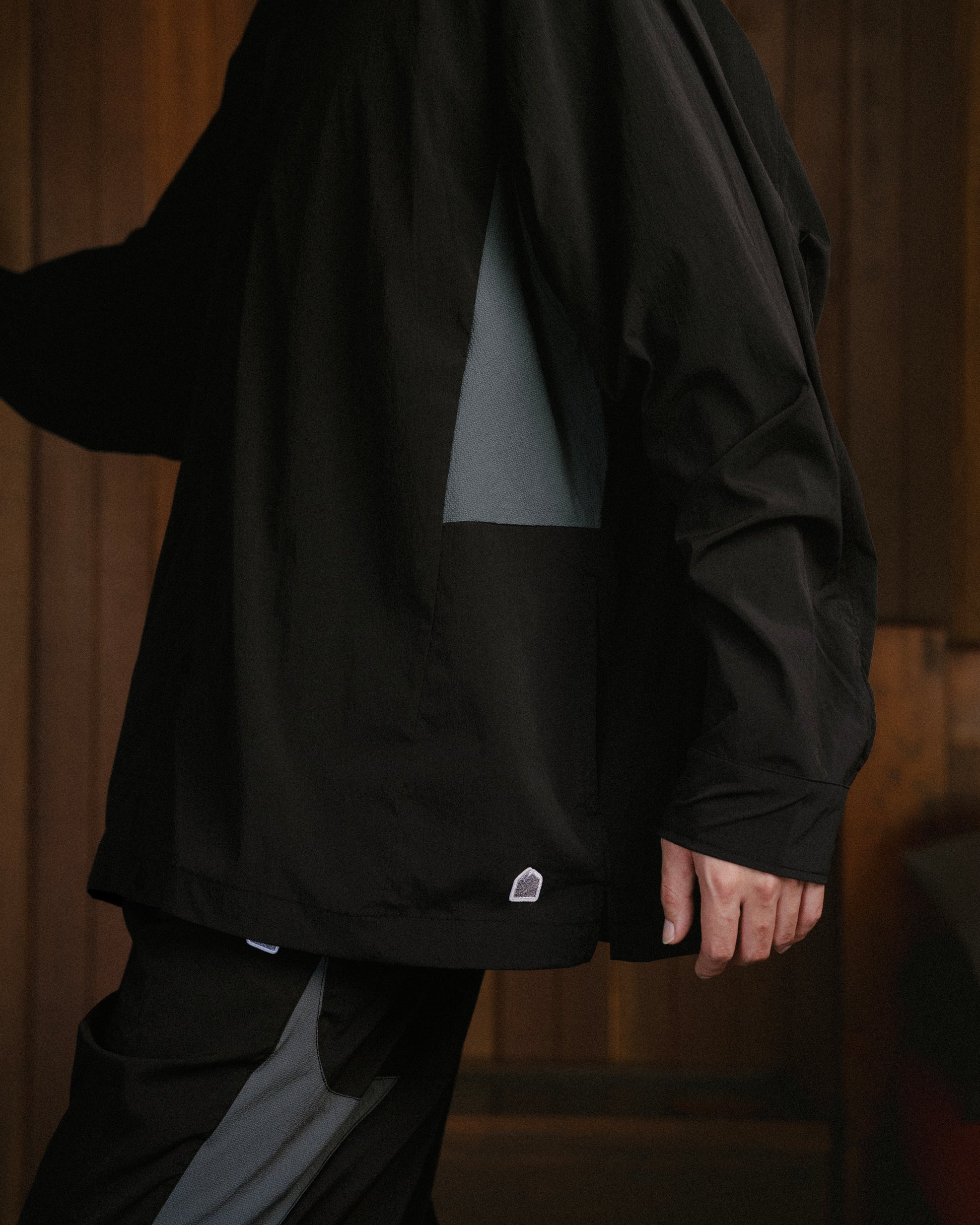 Explorer L/S Shirt V2 (Black) - BEV C multi label store