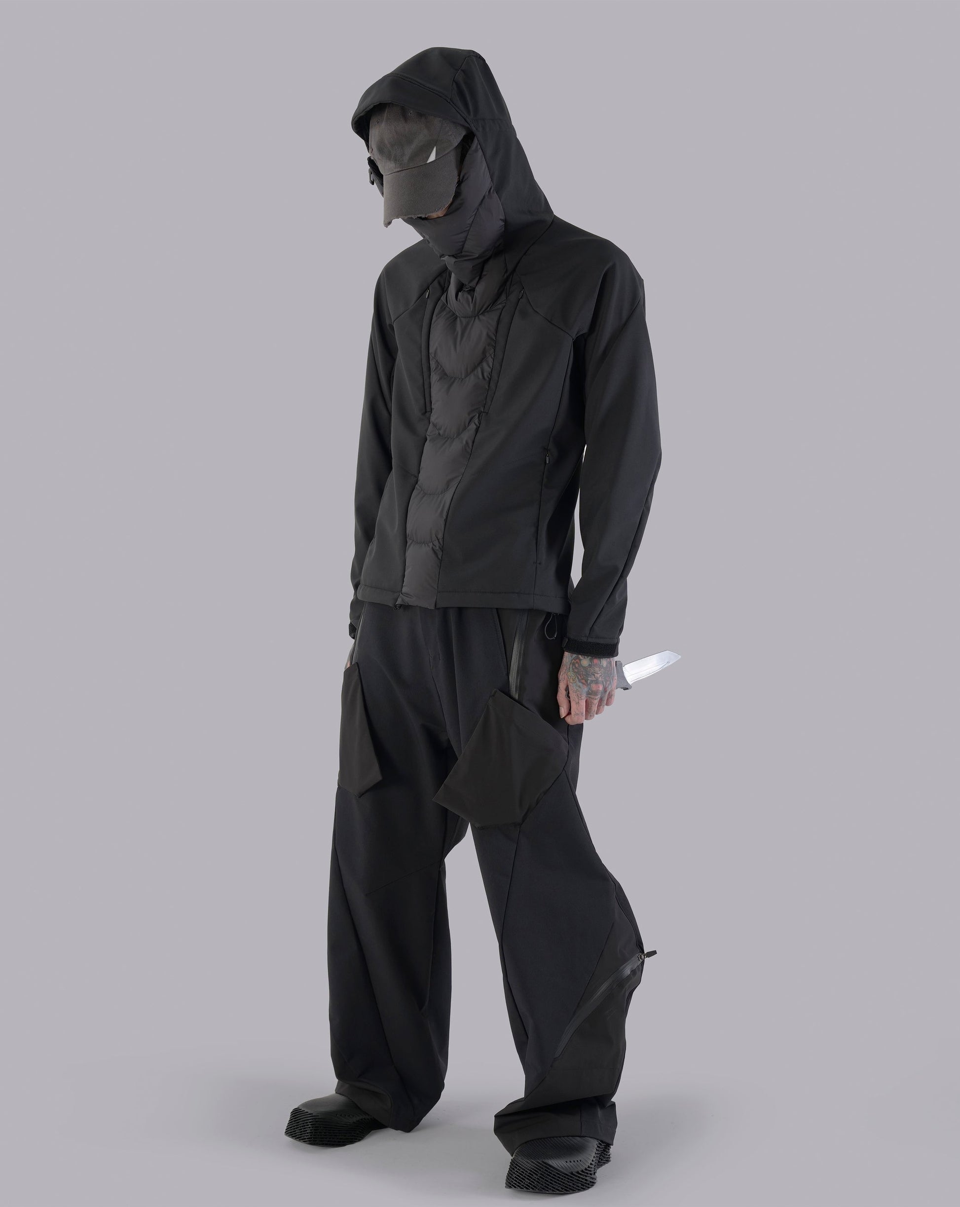 LV.1 Technical Cargo Dark Y - BEV C multi label store