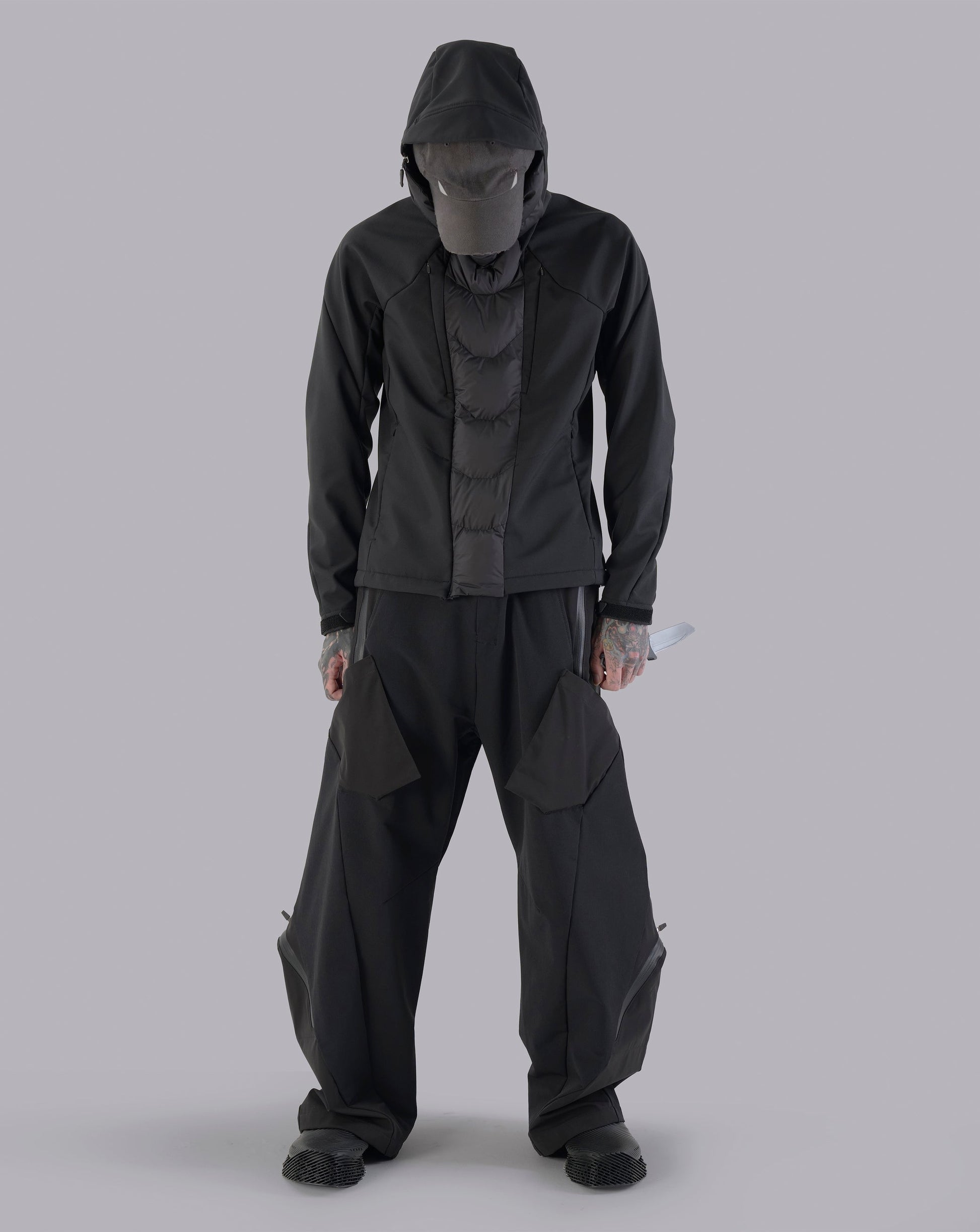 LV.1 Technical Cargo Dark Y - BEV C multi label store