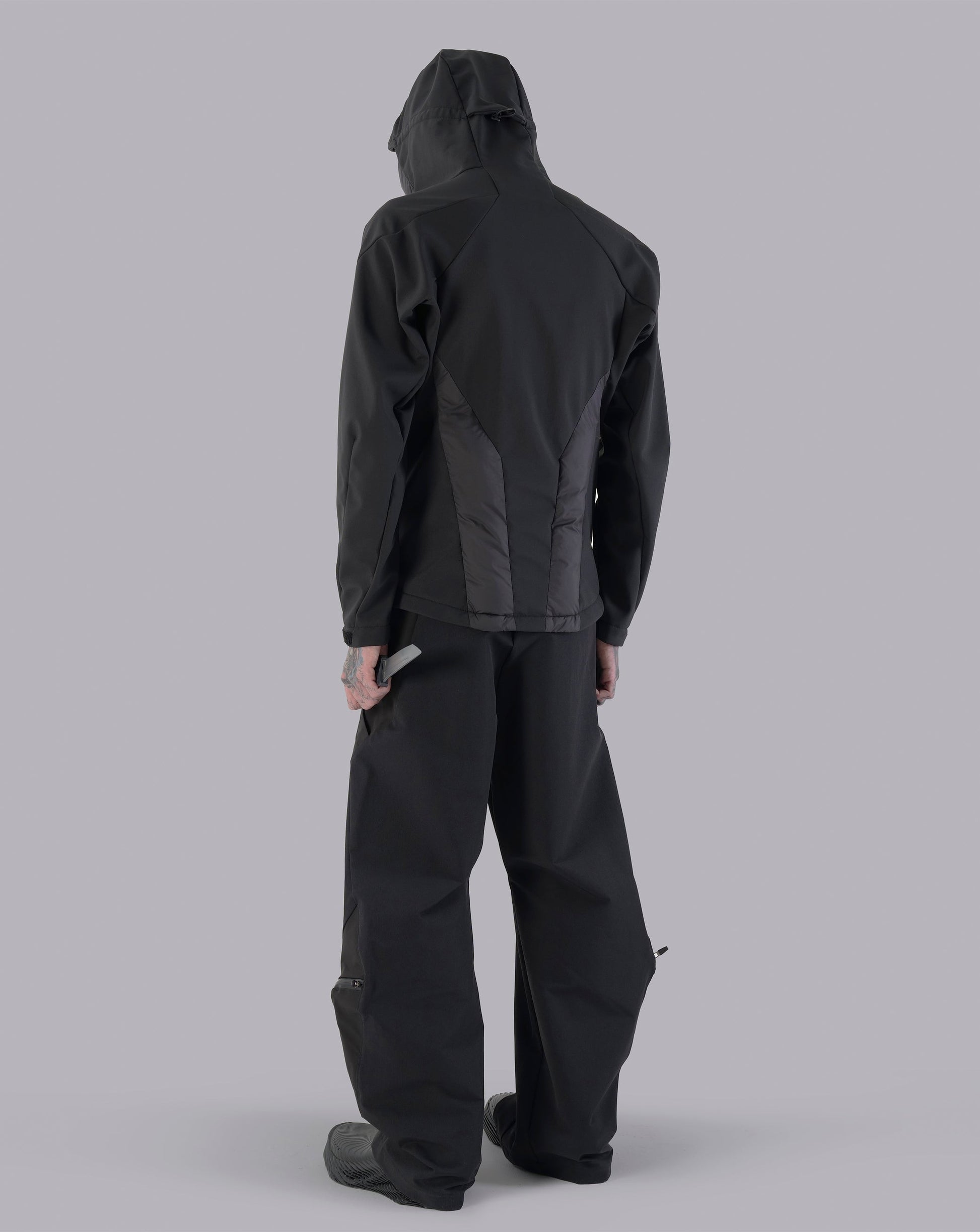 LV.1 Technical Cargo Dark Y - BEV C multi label store