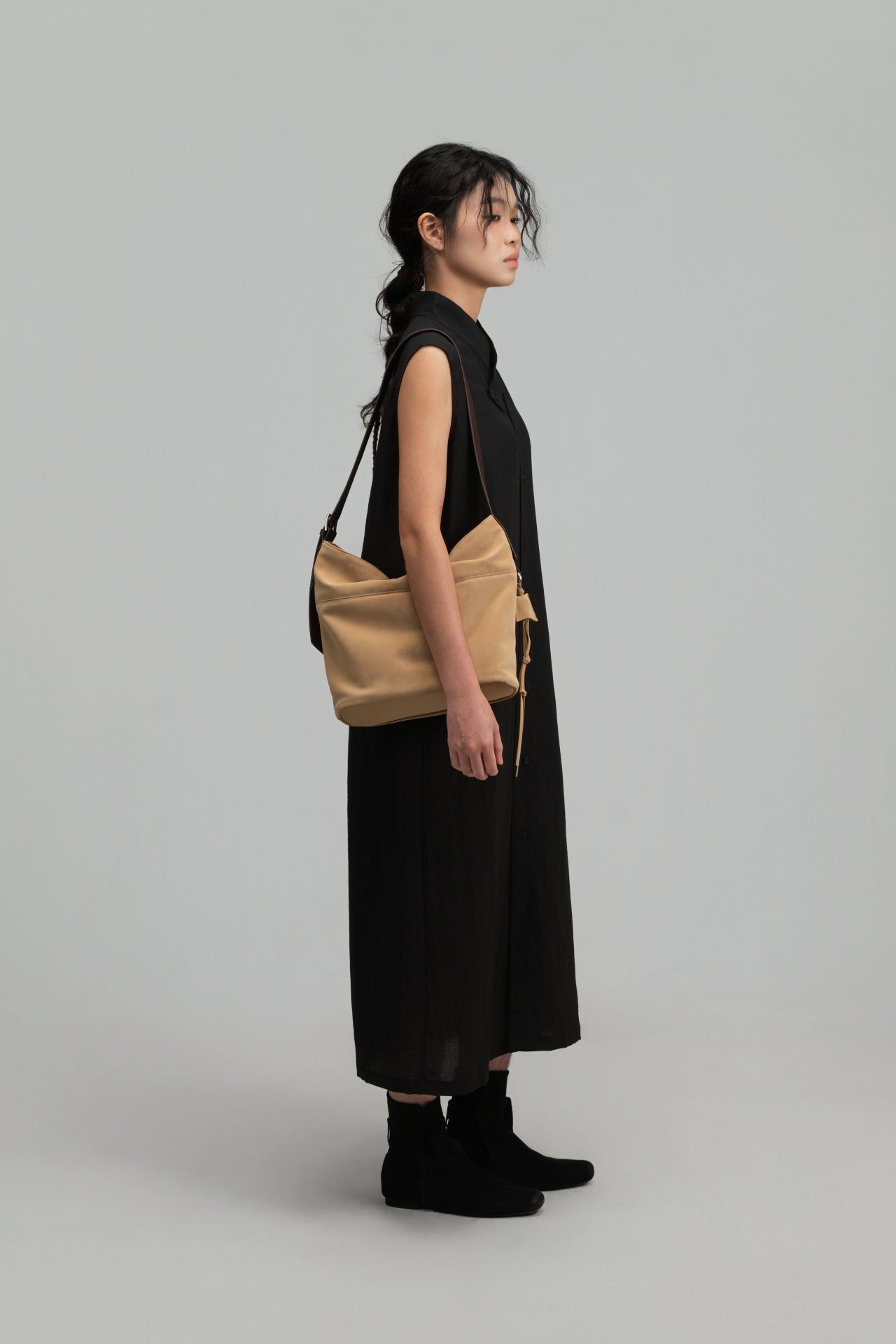 Small Soft Snow Leather Bag (Dune) - BEV C multi label store