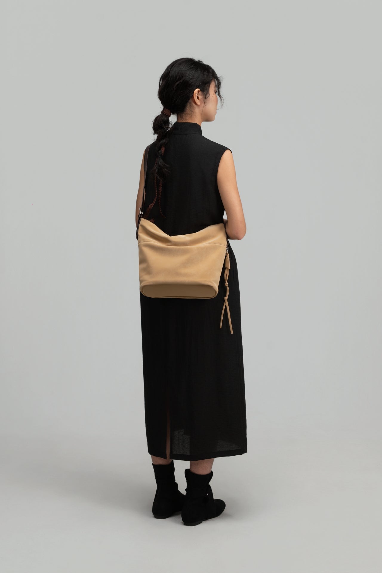 Small Soft Snow Leather Bag (Dune) - BEV C multi label store