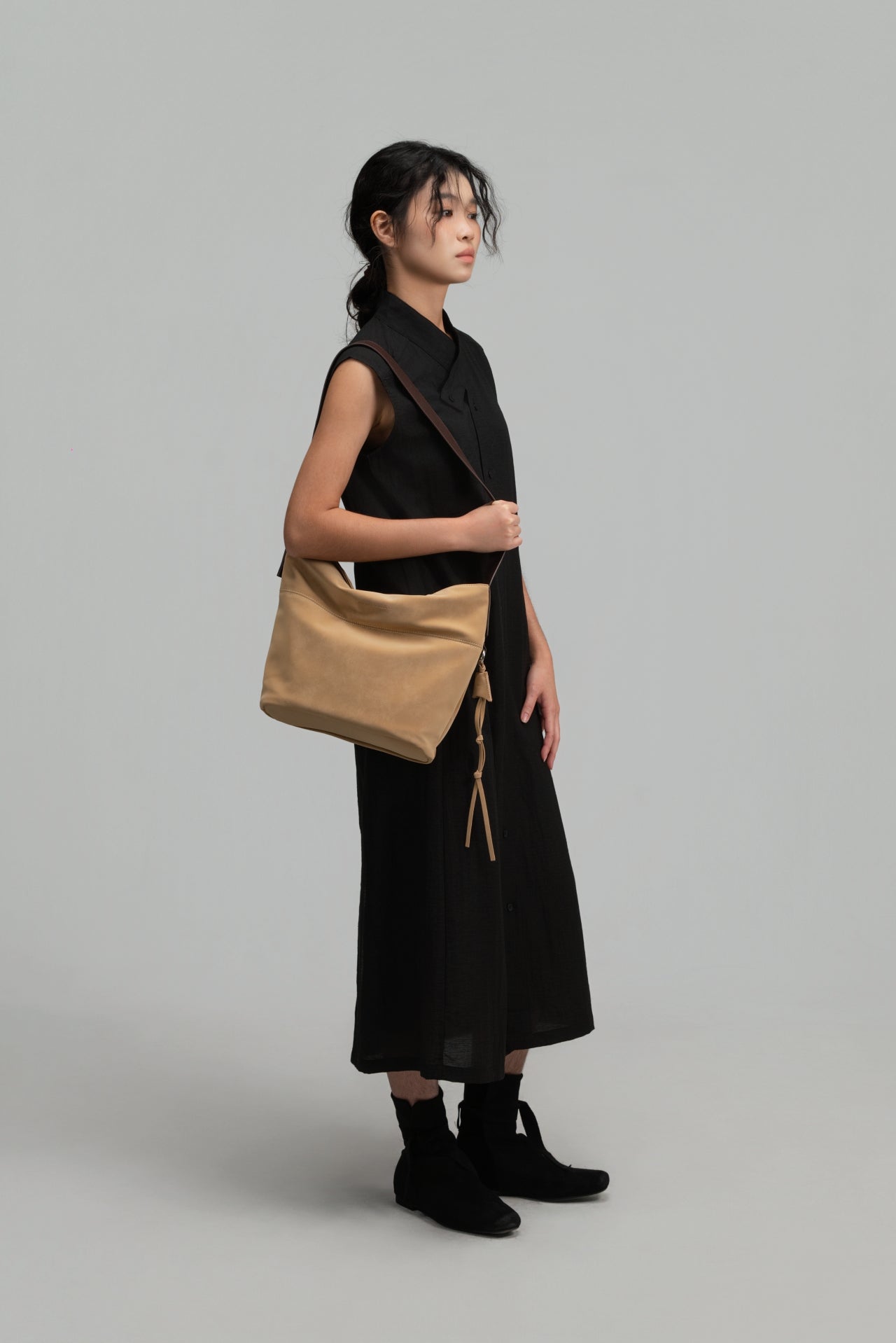 Small Soft Snow Leather Bag (Dune) - BEV C multi label store