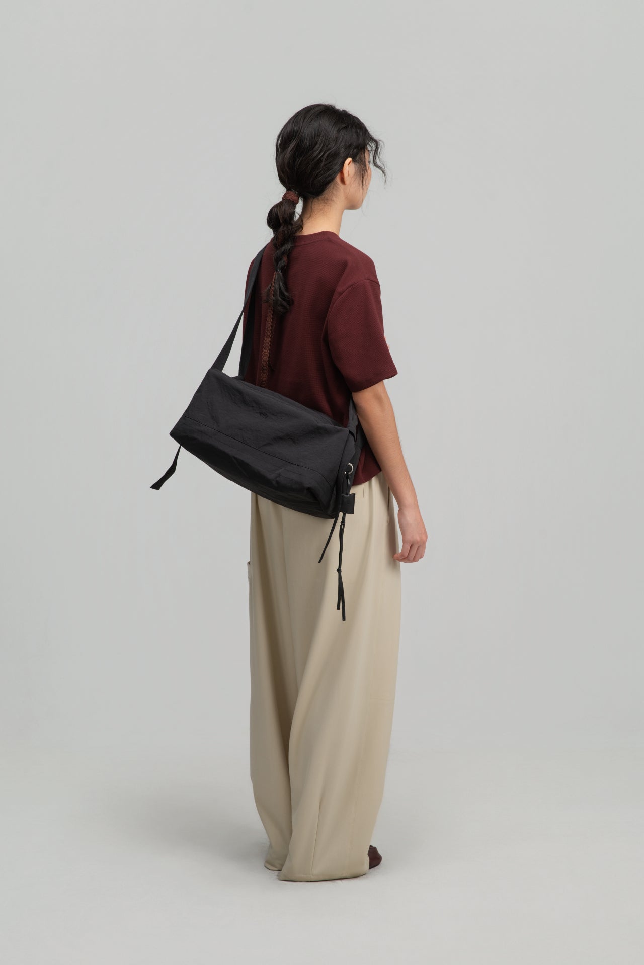 Medium Loaf Nylon Bag (Black) - BEV C multi label store