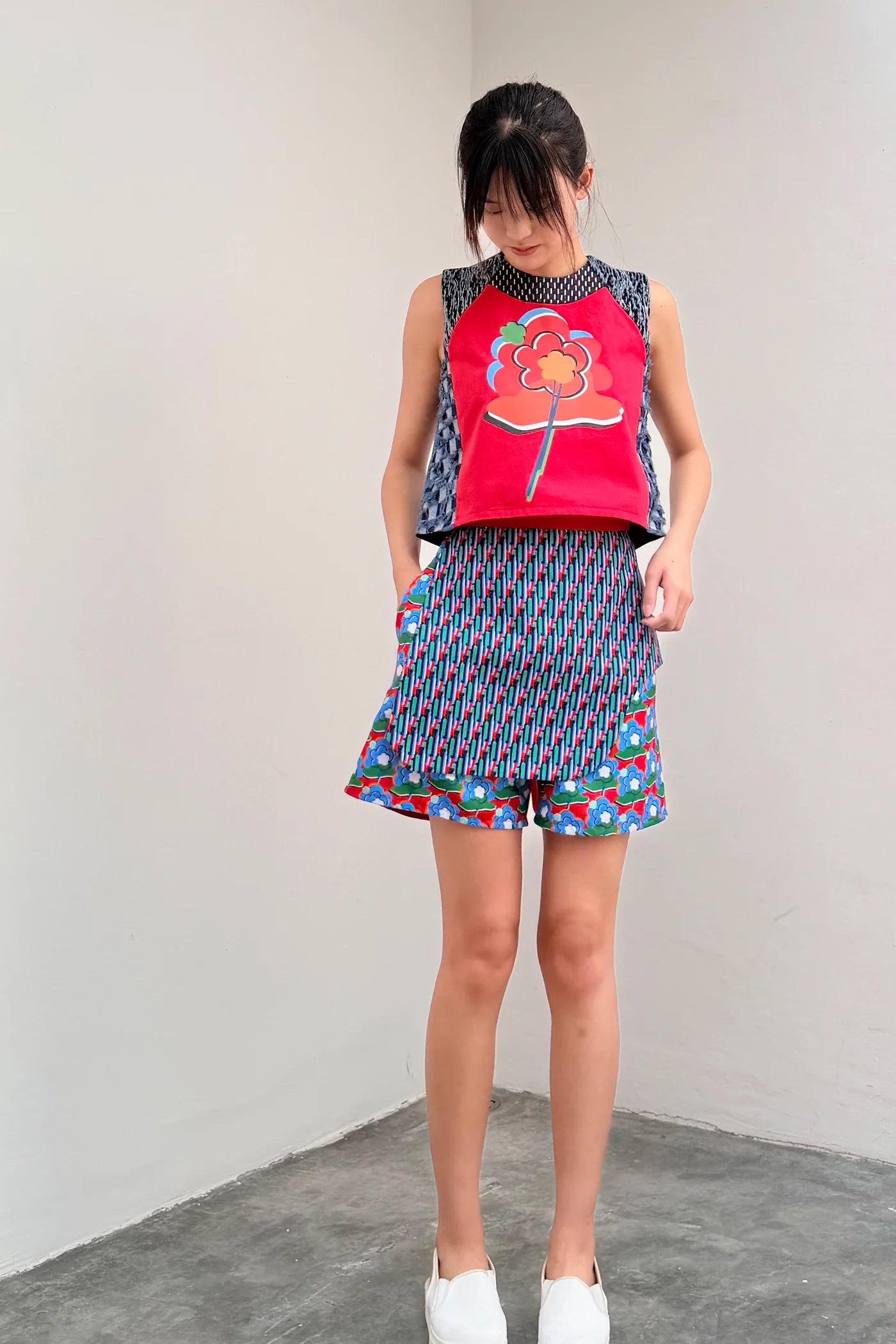LUNAR 2026 TT04 || LUNAR CROPPED TOP - BEV C multi label store