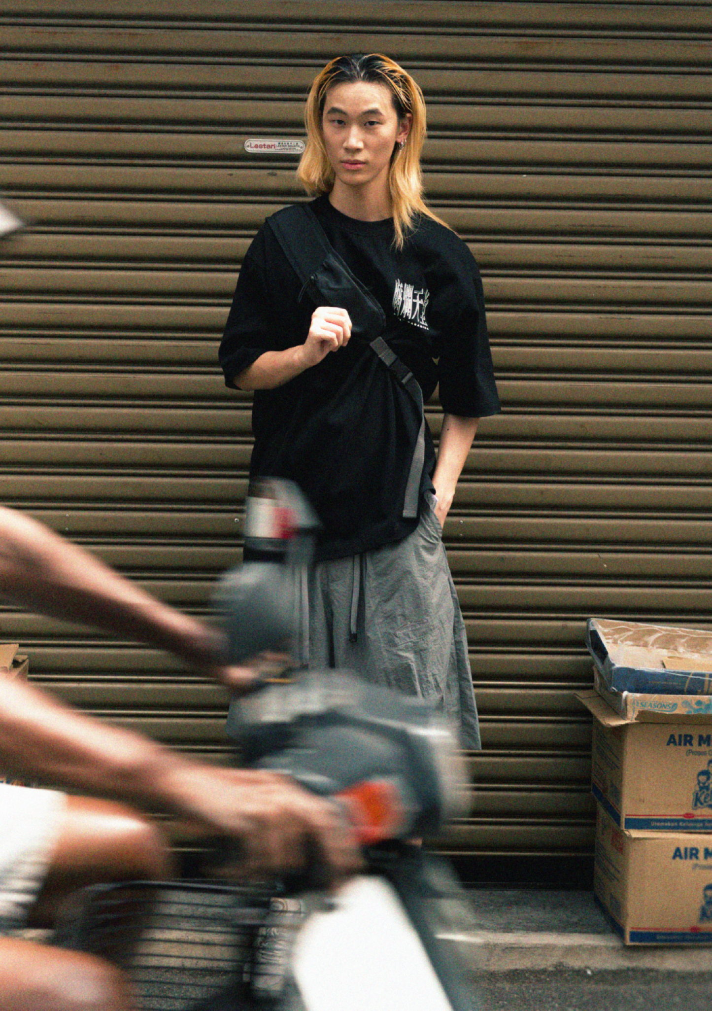 Title Tee Black - BEV C multi label store