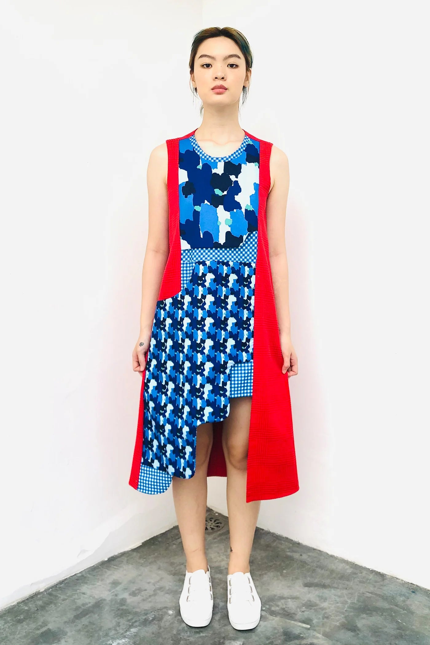 S17 DD07A || RED MIDI DRESS WITH SUSPENDED HEM