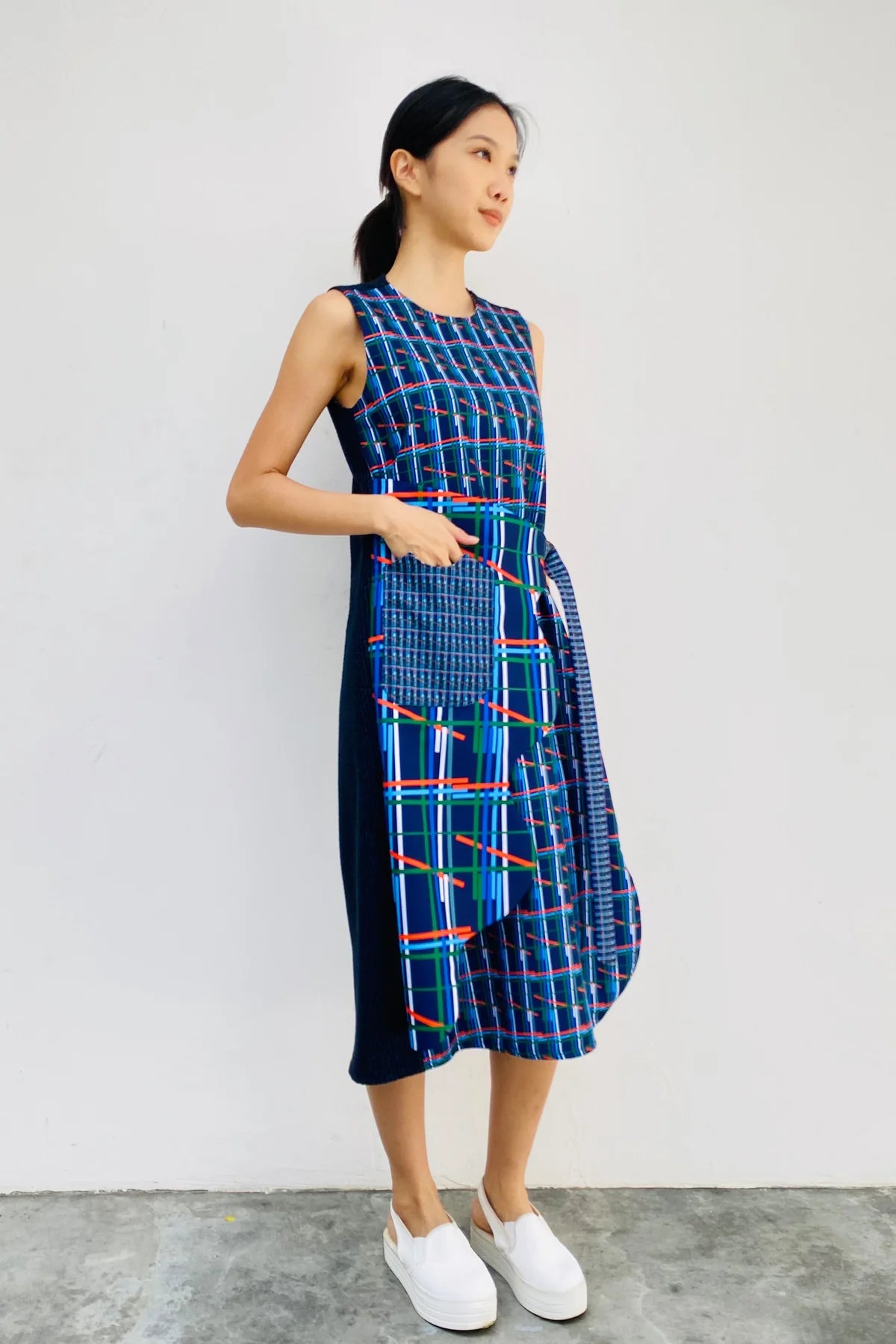 S18 DD02B || CONTRASTING CHECKS RIPPLE DRESS - BEV C multi label store