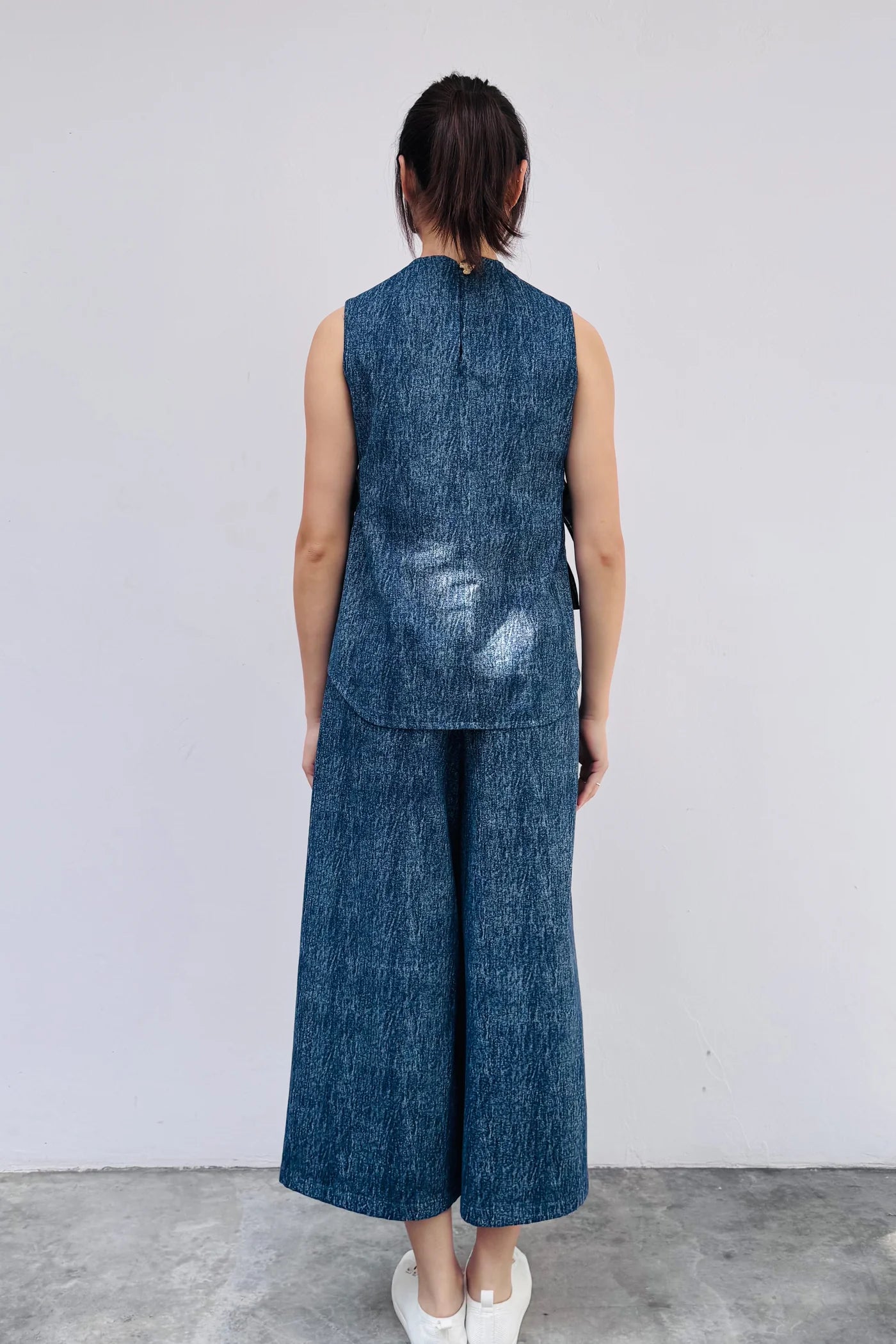 S20 TT11B || HUG TOP - BEV C multi label store