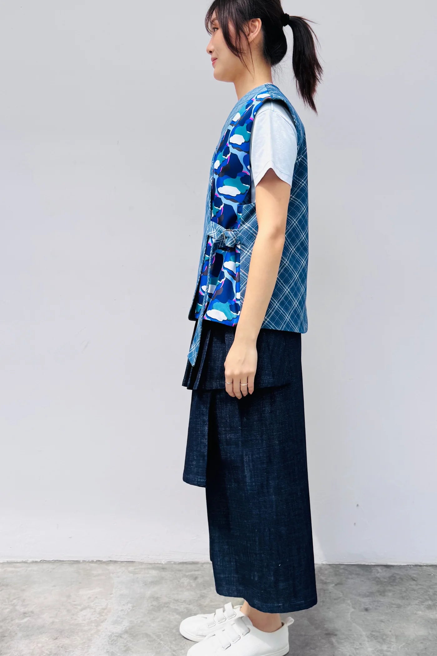 S20 VT02A || PEACE VEST