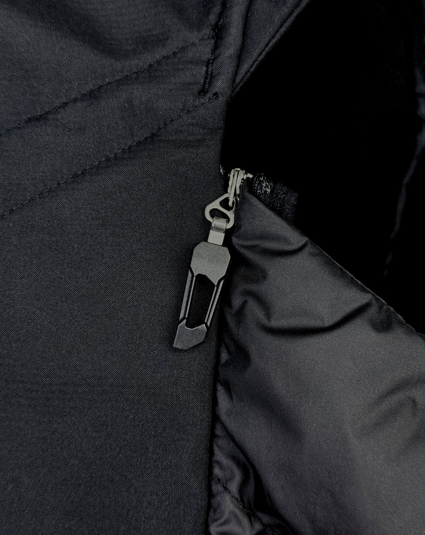 LV.1 Soft Shell Dark Y