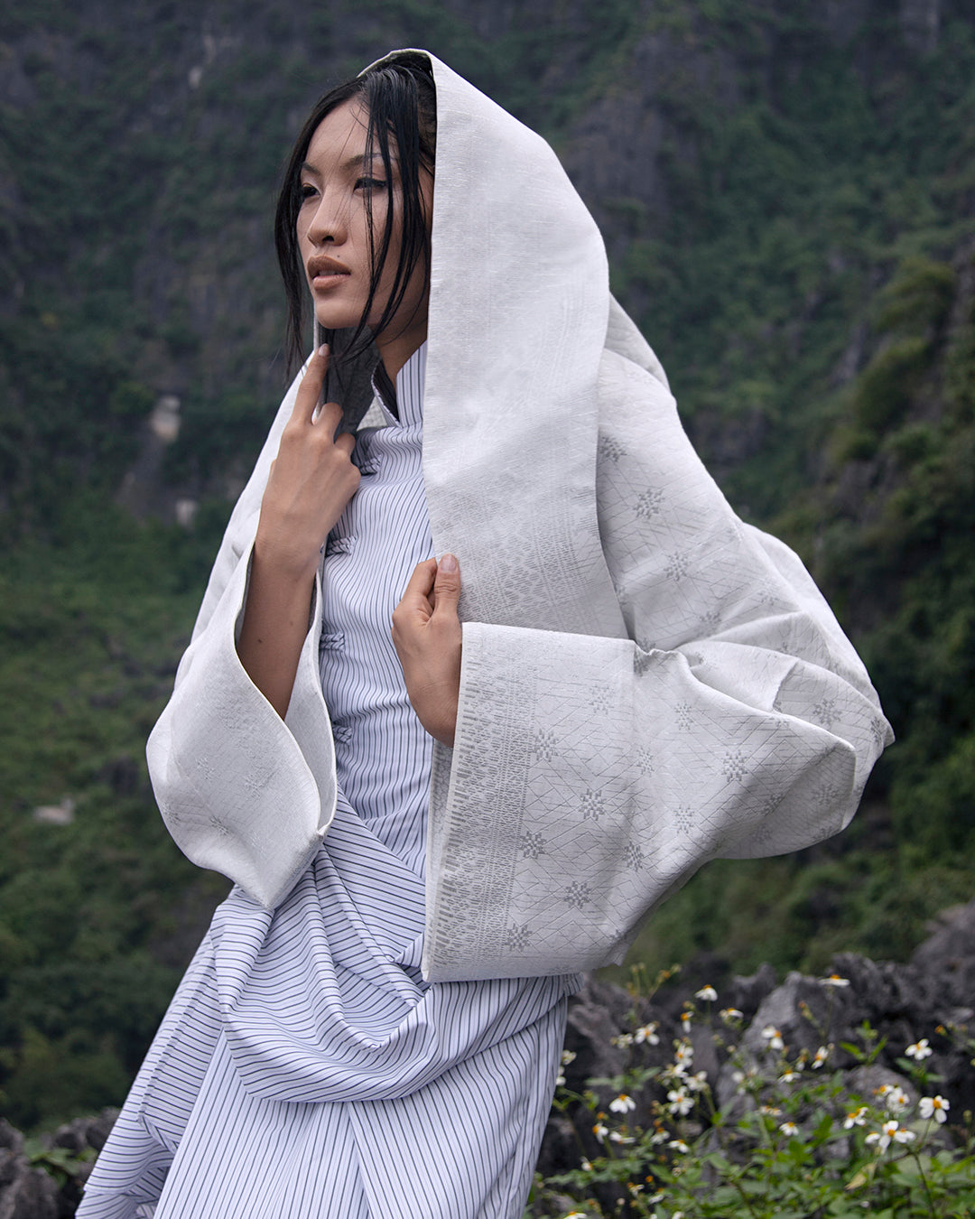 Áo Săm Dhoti (White Pinstripes) - BEV C multi label store