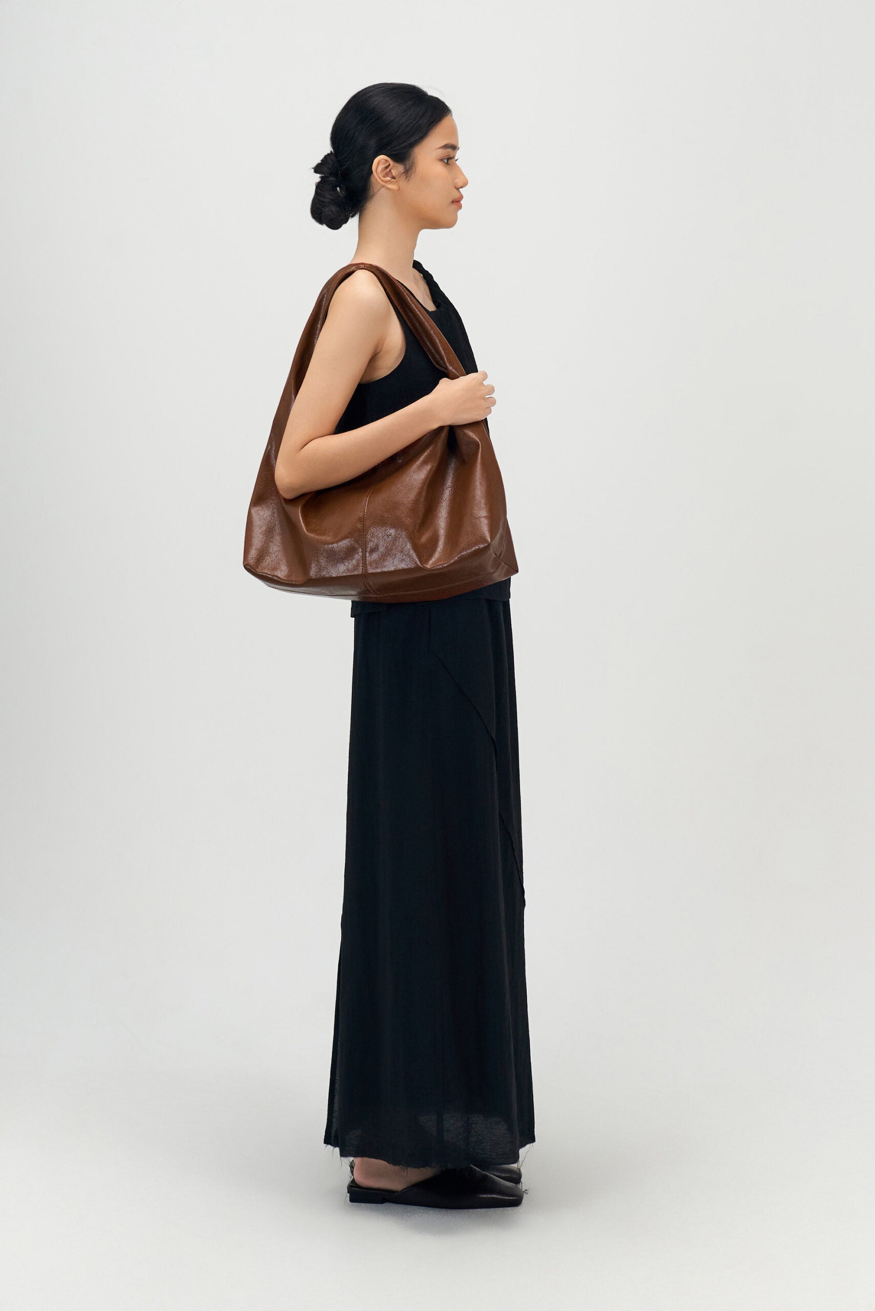 Triangle Leather Tote (Tan) - BEV C multi label store