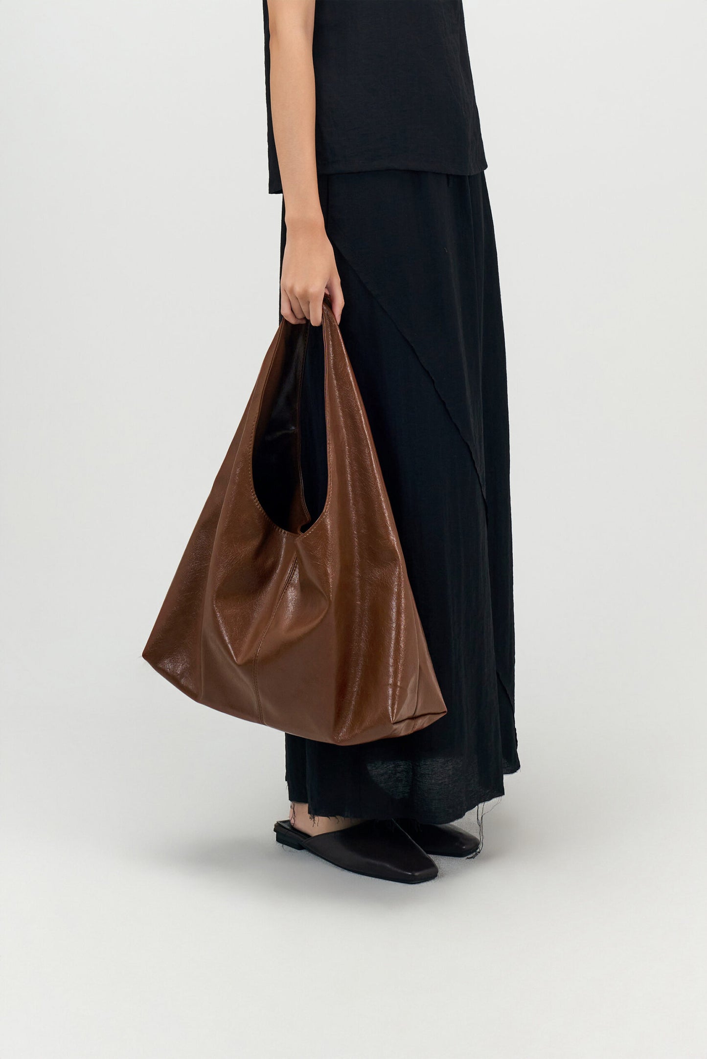 Triangle Leather Tote (Tan) - BEV C multi label store