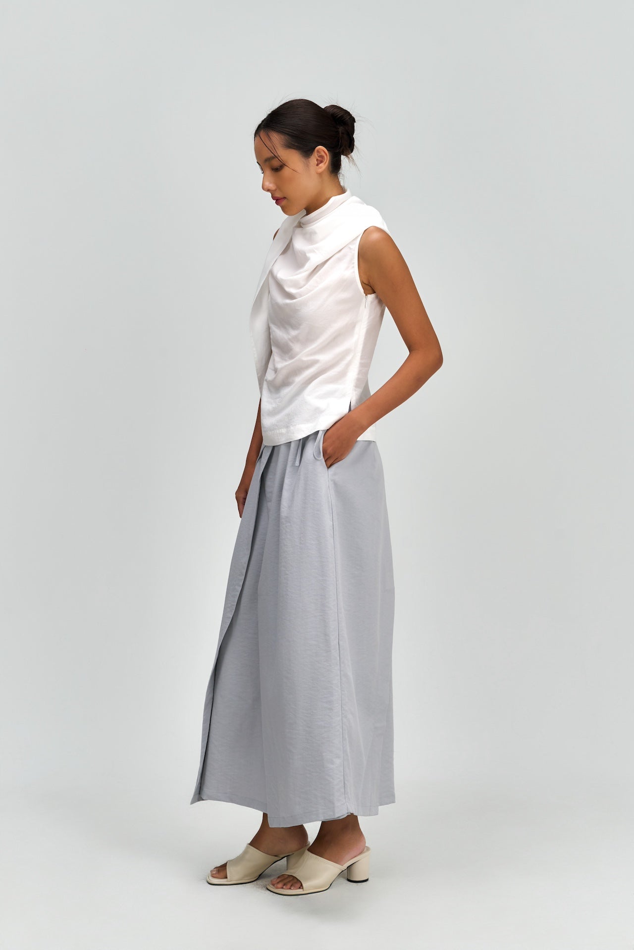 Triangle Neck-Scarf Tank Top (White) - BEV C multi label store