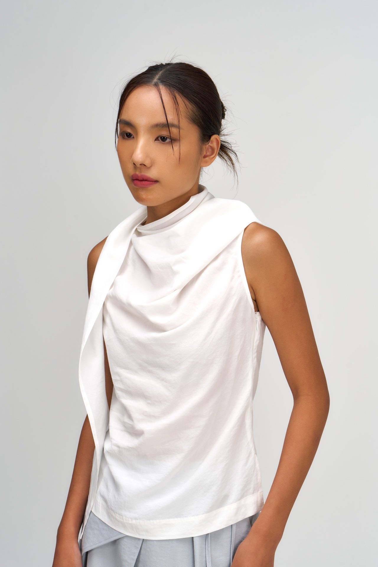 Triangle Neck-Scarf Tank Top (White) - BEV C multi label store