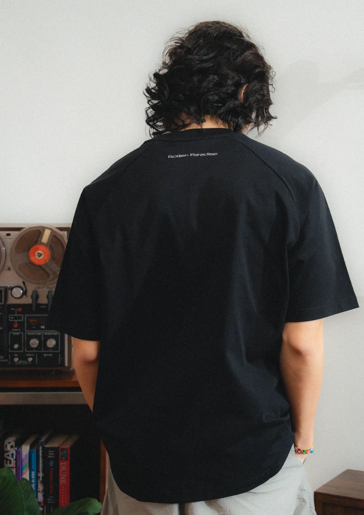 MINI LOGO RAGLAN TEE IN BLACK - BEV C multi label store