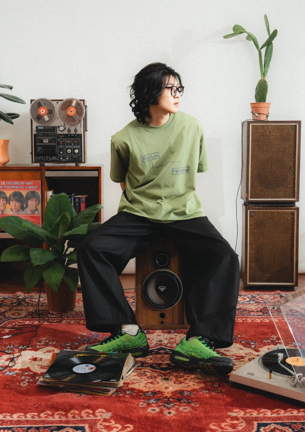 FREQUENCY CROPPED TEE IN GREEN - BEV C multi label store