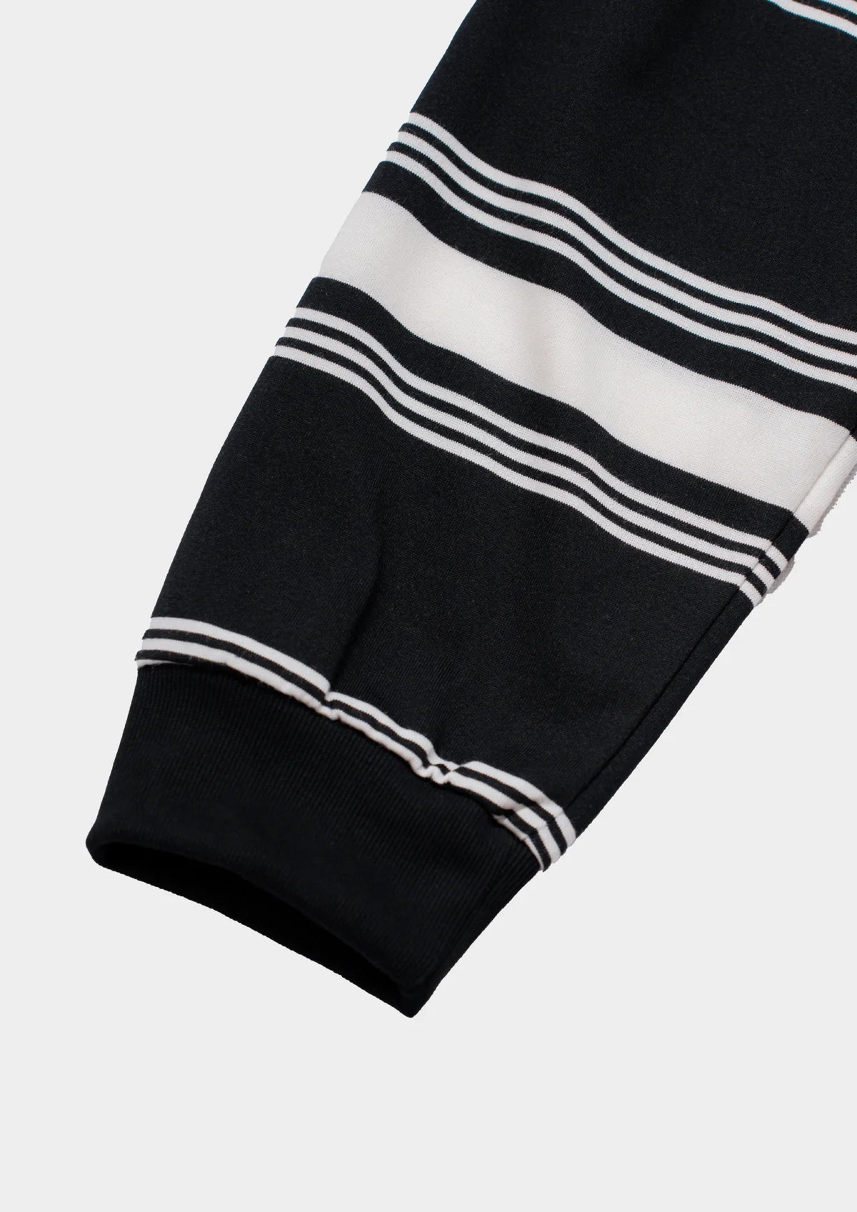 LOGO STRIPE CROPPED L/S TEE IN BLACK - BEV C multi label store