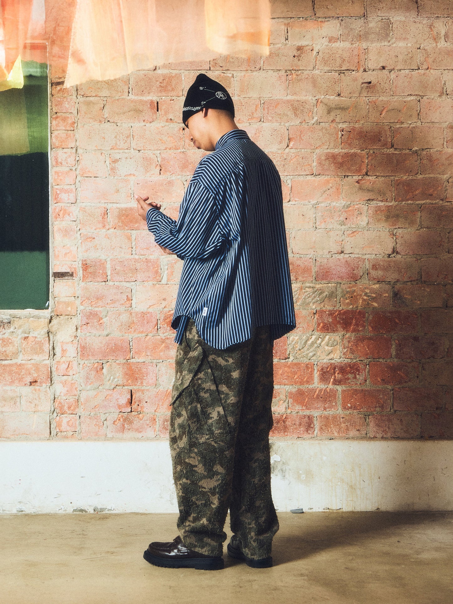 abp. CARGO BIGGIE PANT DISTRESSED CAMO - BEV C multi label store