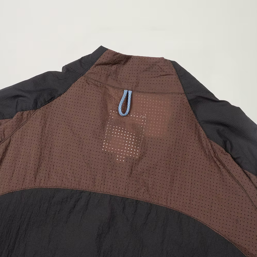 Kinetic Jacket (Black) - BEV C multi label store